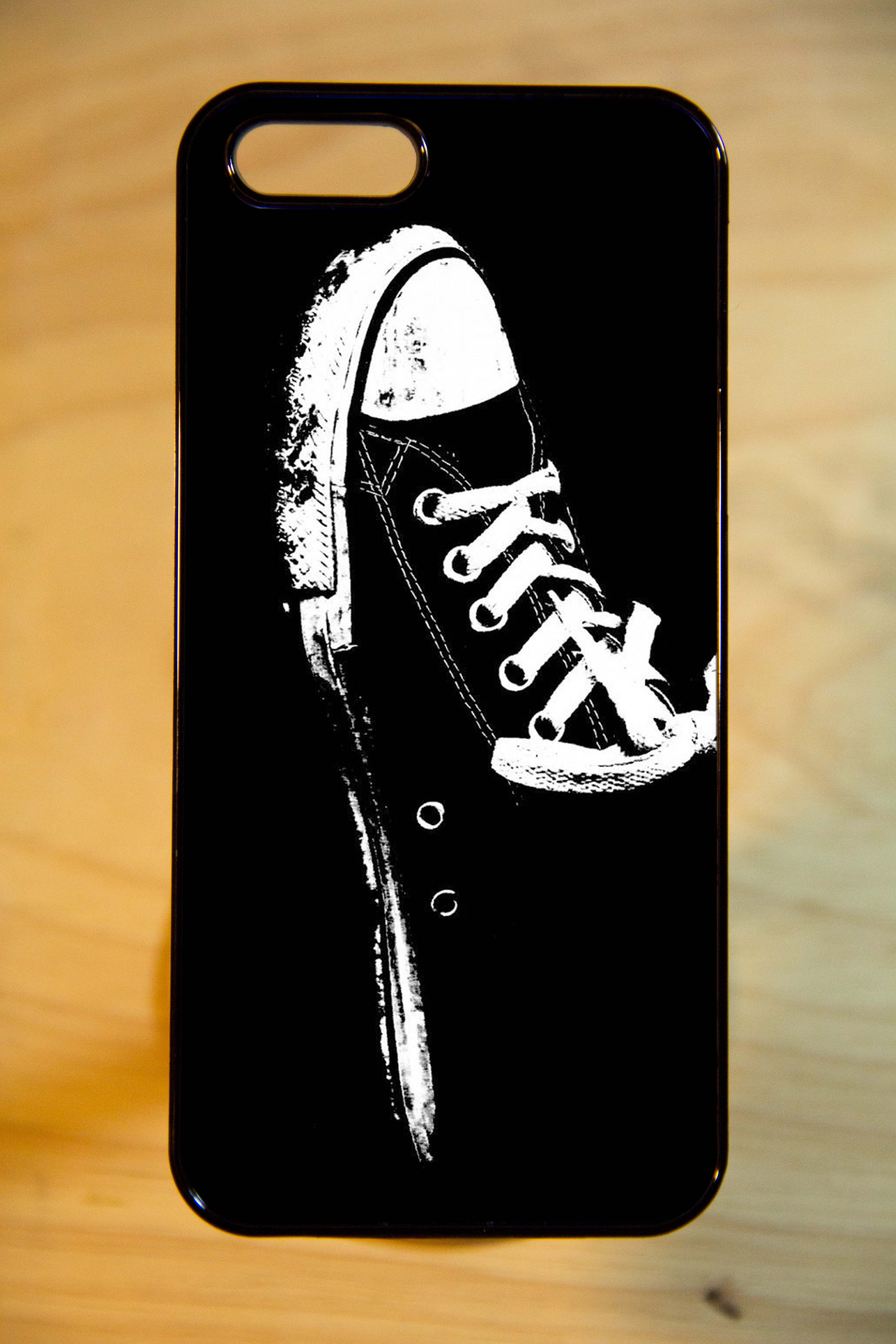 เคสสั่งทำ - ลายรองเท้า converse