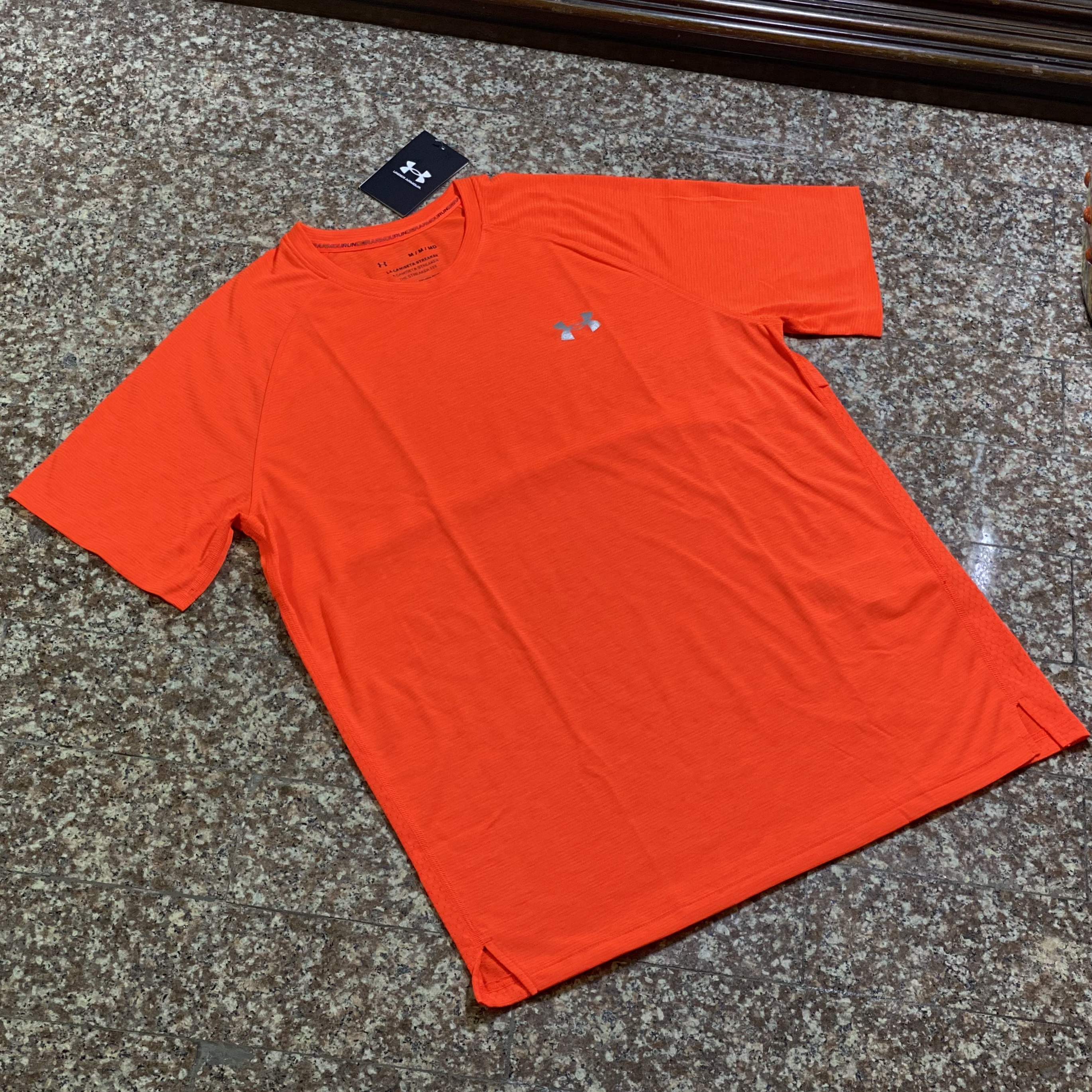 เสื้อวิ่ง Under Armour Streaker Running Shirt (MD,LG)