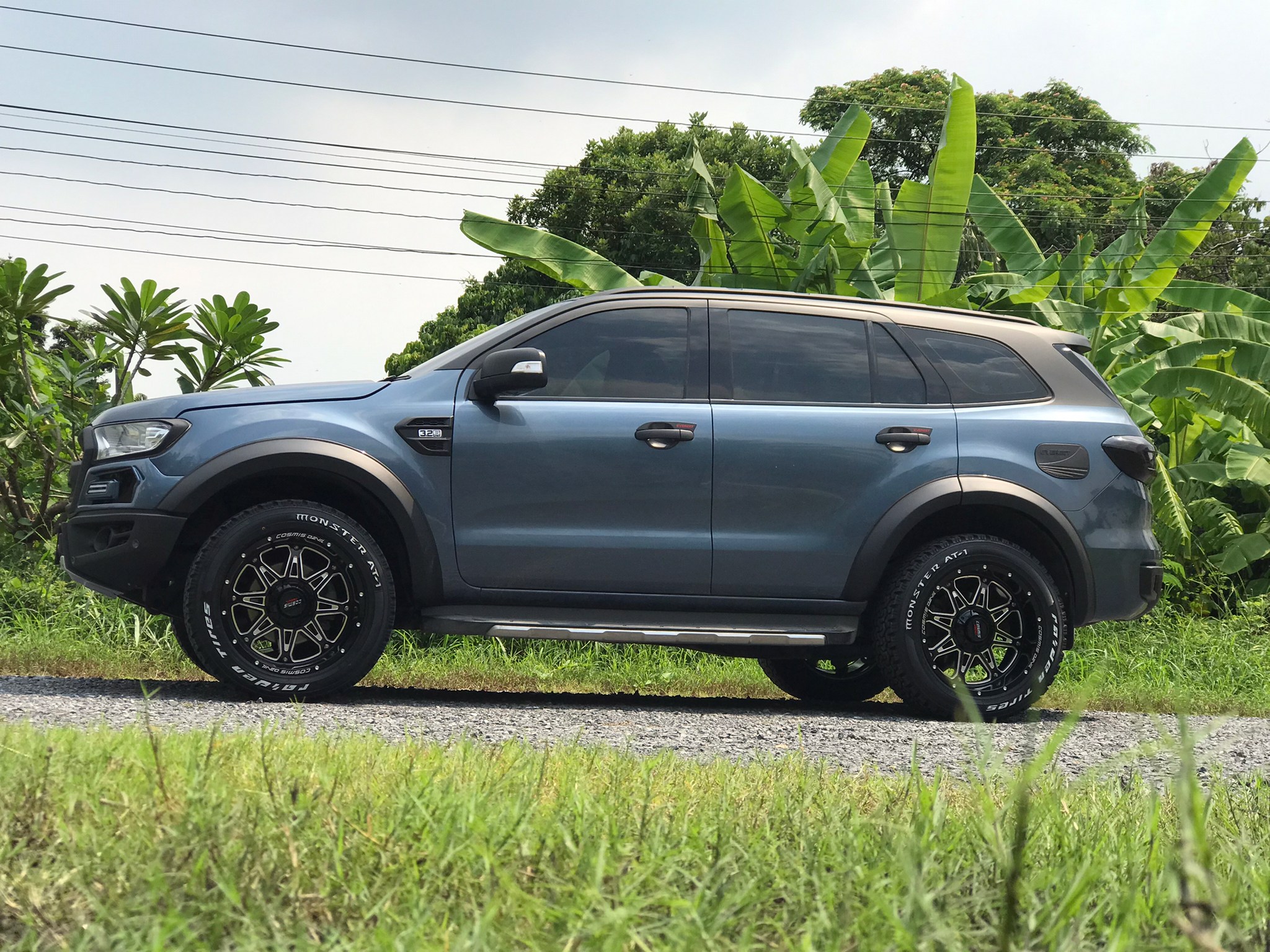 FORD EVEREST ล้อ COSMIS CROWN ผลงานจาก STEP9