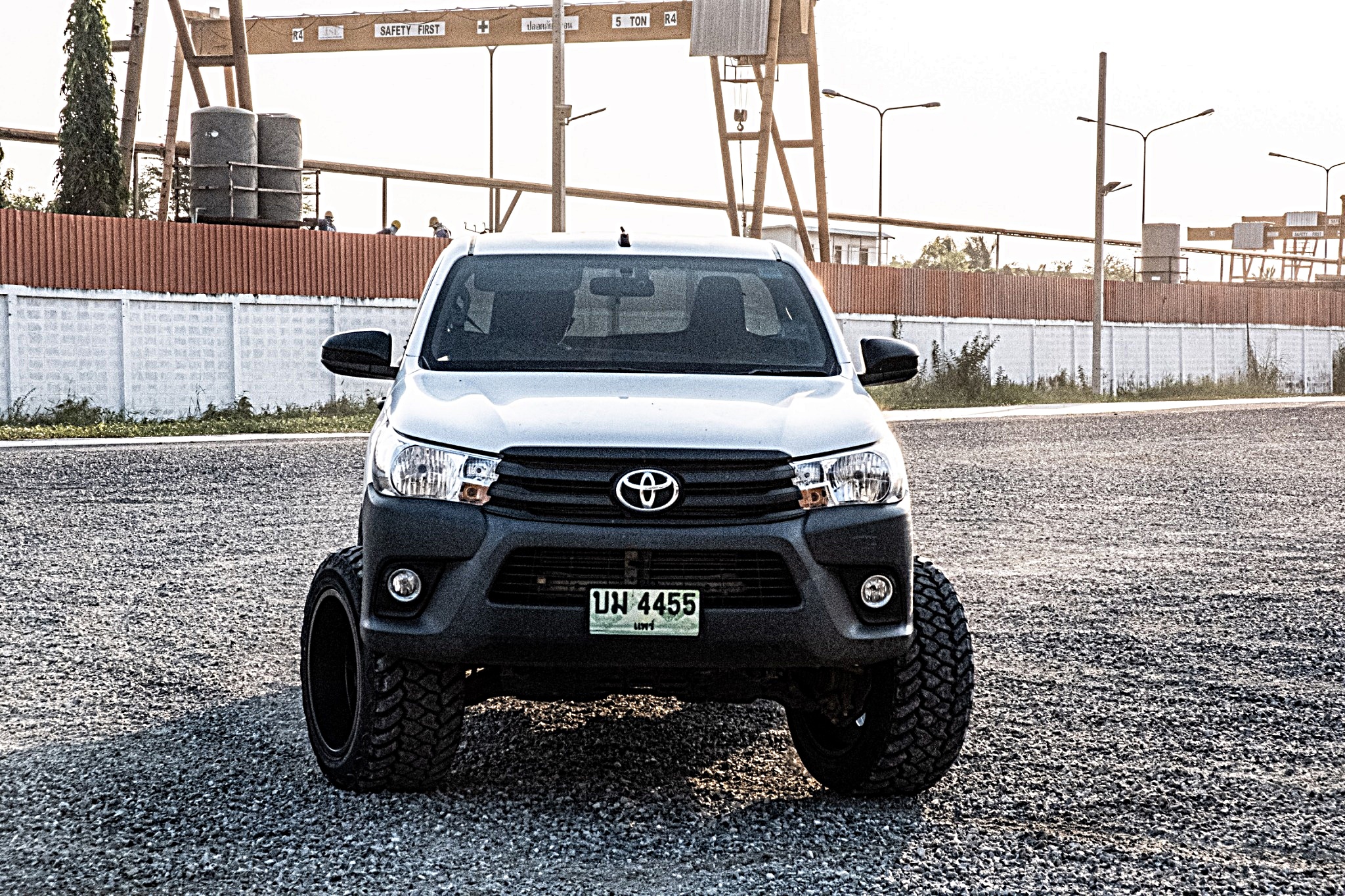 REVO หัวเดียว จองคิวจากแพร่ ทำทรงเมกาที่ STEP9