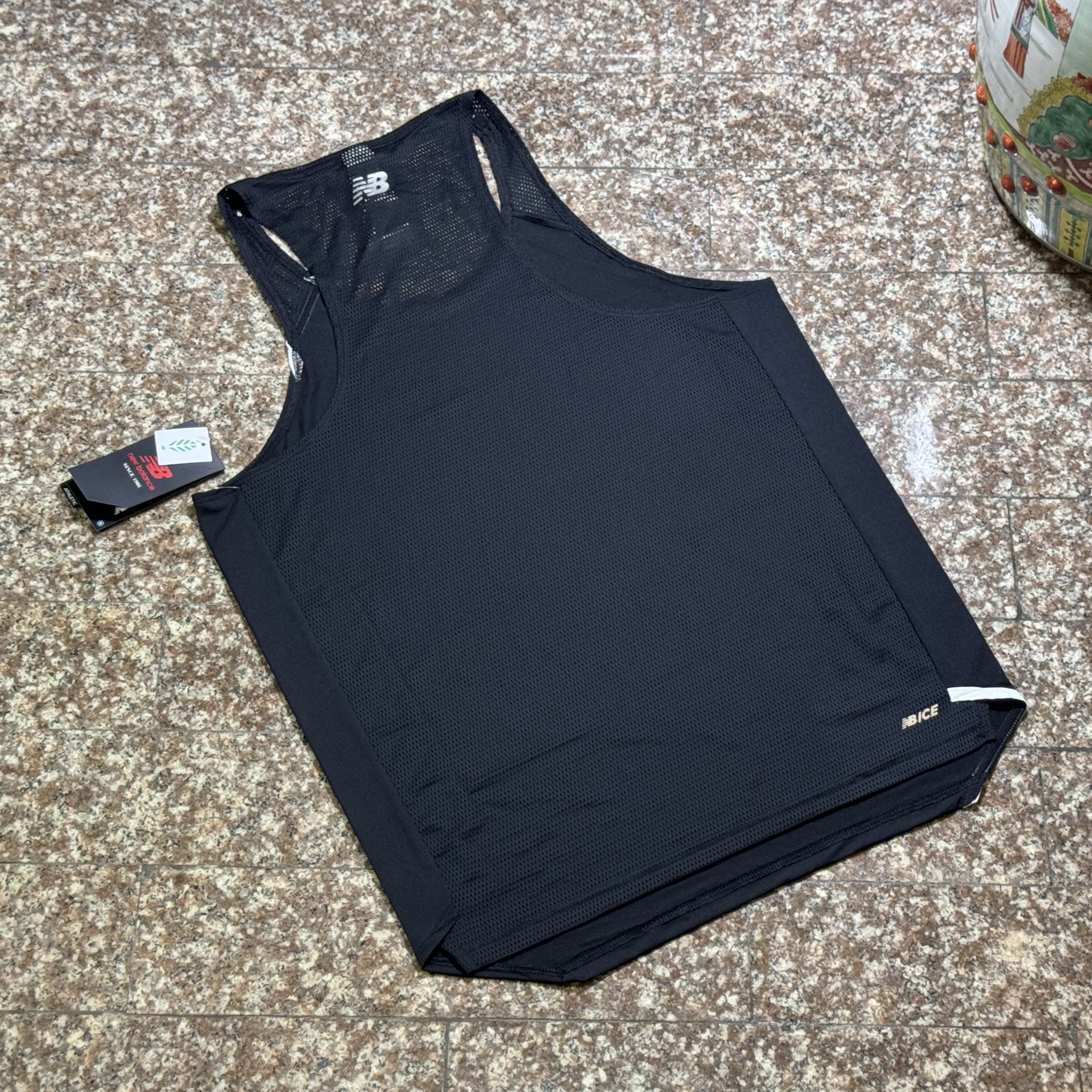 เสื้อวิ่ง New Balance Accelerate Pacer Singlet (S)
