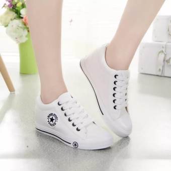 KIYAYA (best seller) | Fashionista รองเท้าผ้าใบแฟชั่นเสริมส้นผู้หญิง รุ่น TP-CM9107-White/Black