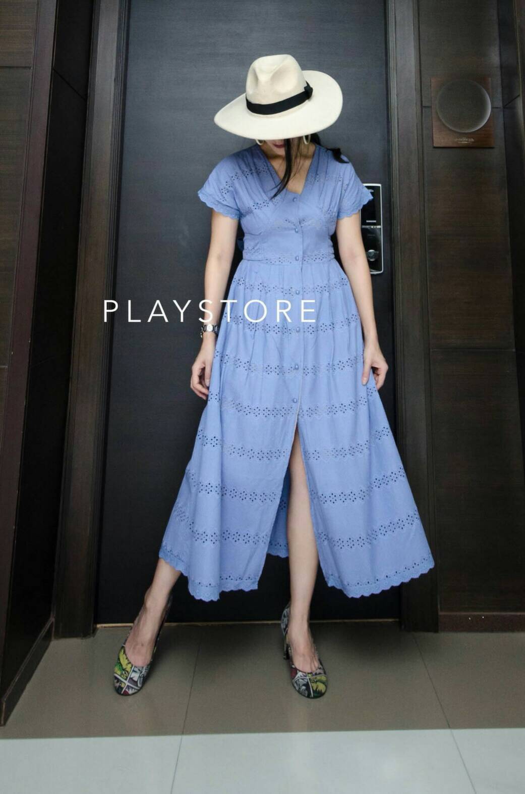 เดรสยาวปักฉลุ