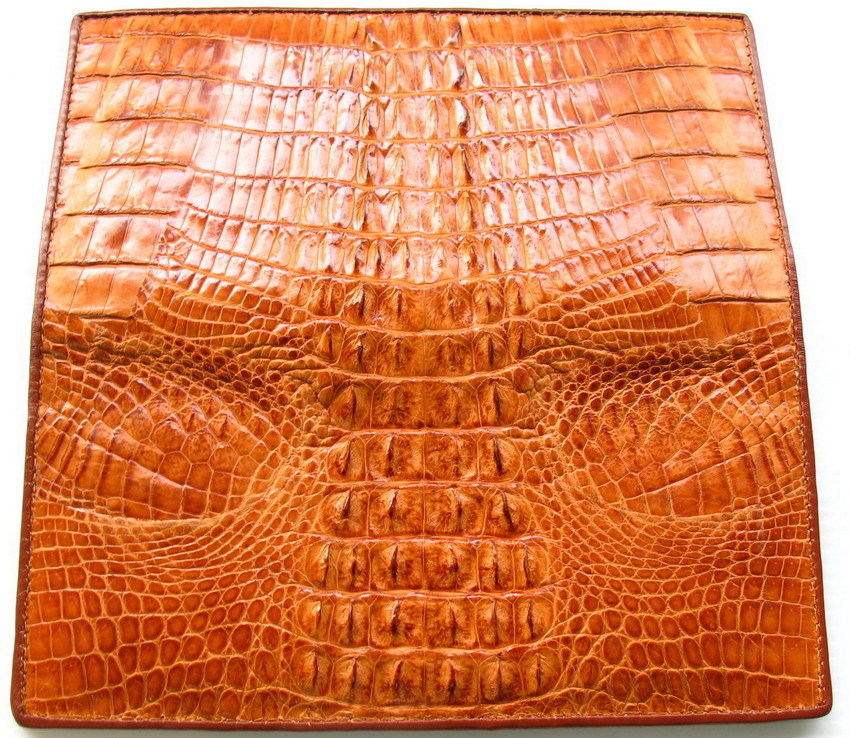 กระเป๋าสตางค์หนังจระเข้แท้ 2พับยาว ส่วนหาง สีน้ำตาลแทน