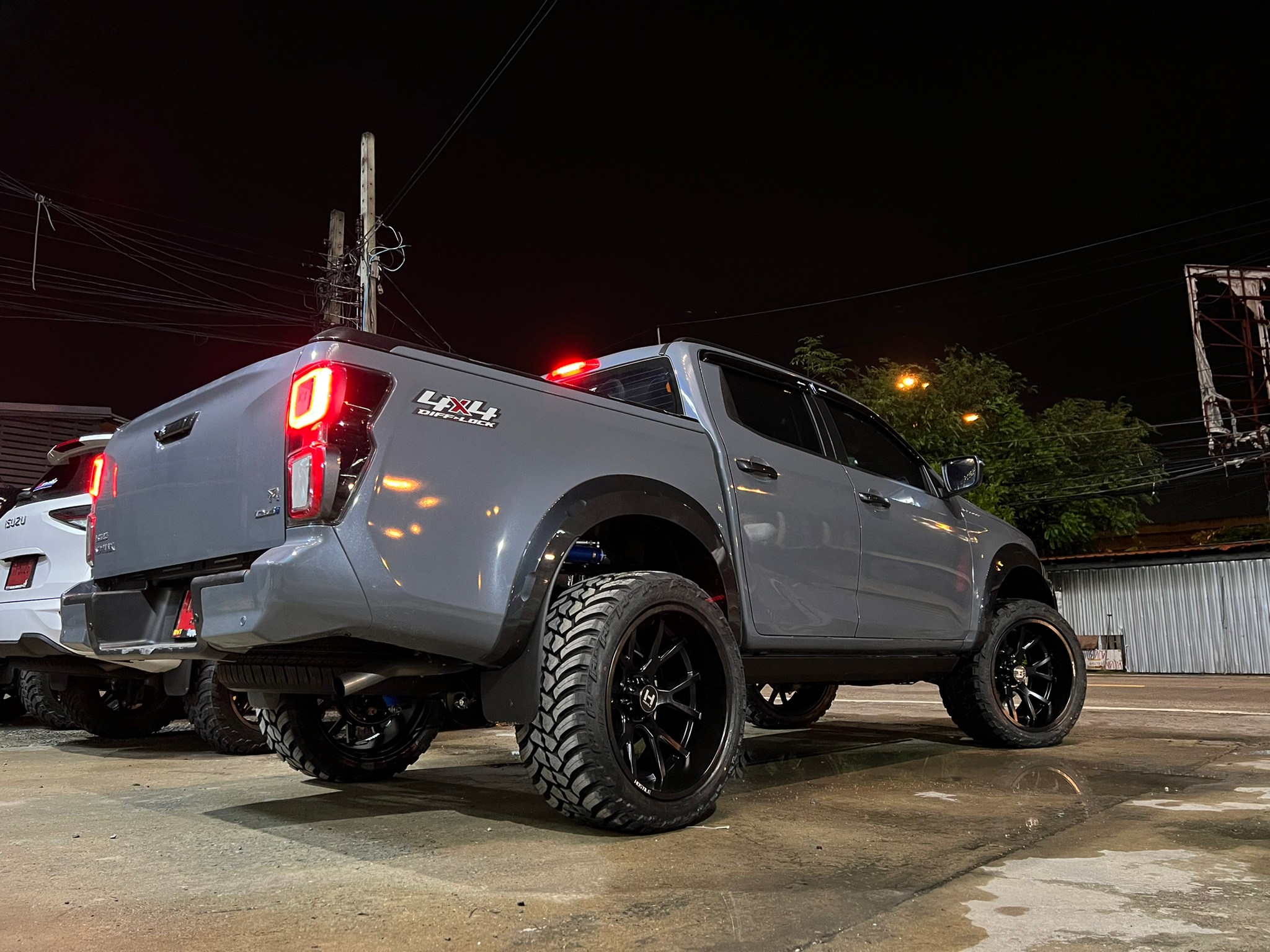 #ชุดเเต่งD-MAX #ทรงเมกา ล้อเเท้ ที่ STEP9