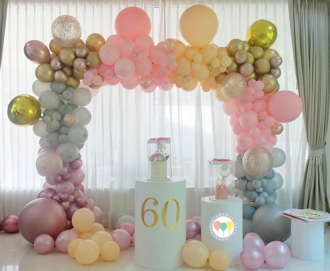 ซุ้มลูกโป่งวันเกิดสีสันสดใส Pastel Organic Balloon Backdrop