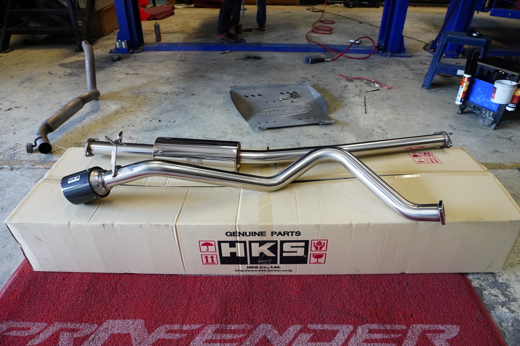 ติดตั้งเรียบร้อย ท่อ HKS จากญี่ปุ่น Carbon TAIL (Single) 𝙃𝙆𝙎 𝙇𝙀𝙂𝘼𝙈𝘼𝙓 𝙁𝙊𝙍𝘿 𝙀𝙑𝙀𝙍𝙀𝙎𝙏 ท่อเด