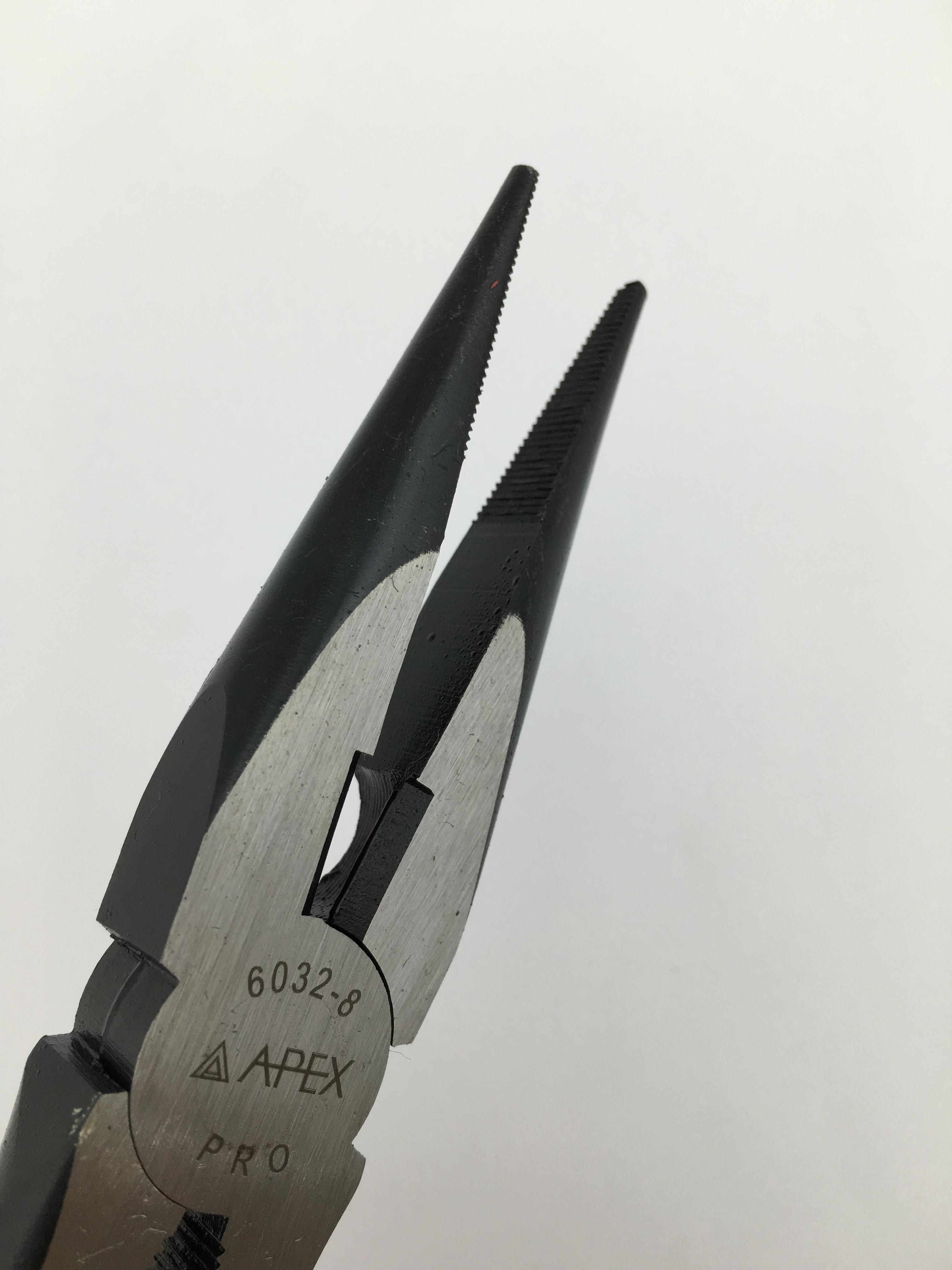 คีมปากแหลม ด้ามแดงดำ ขนาด 8" ยี่ห้อ Apex