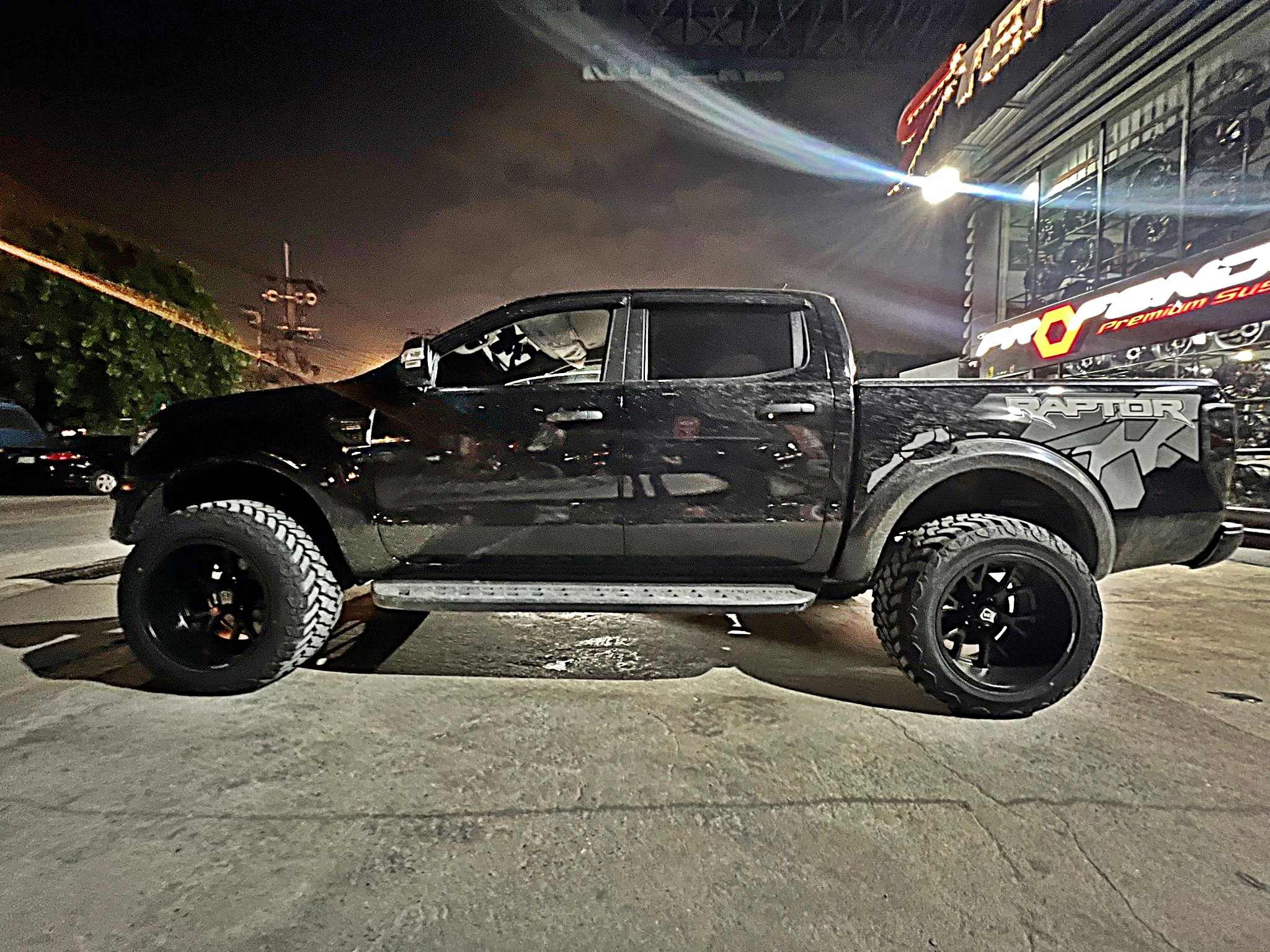 FORD RAPTOR แต่งทรงเมกาที่ STEP9