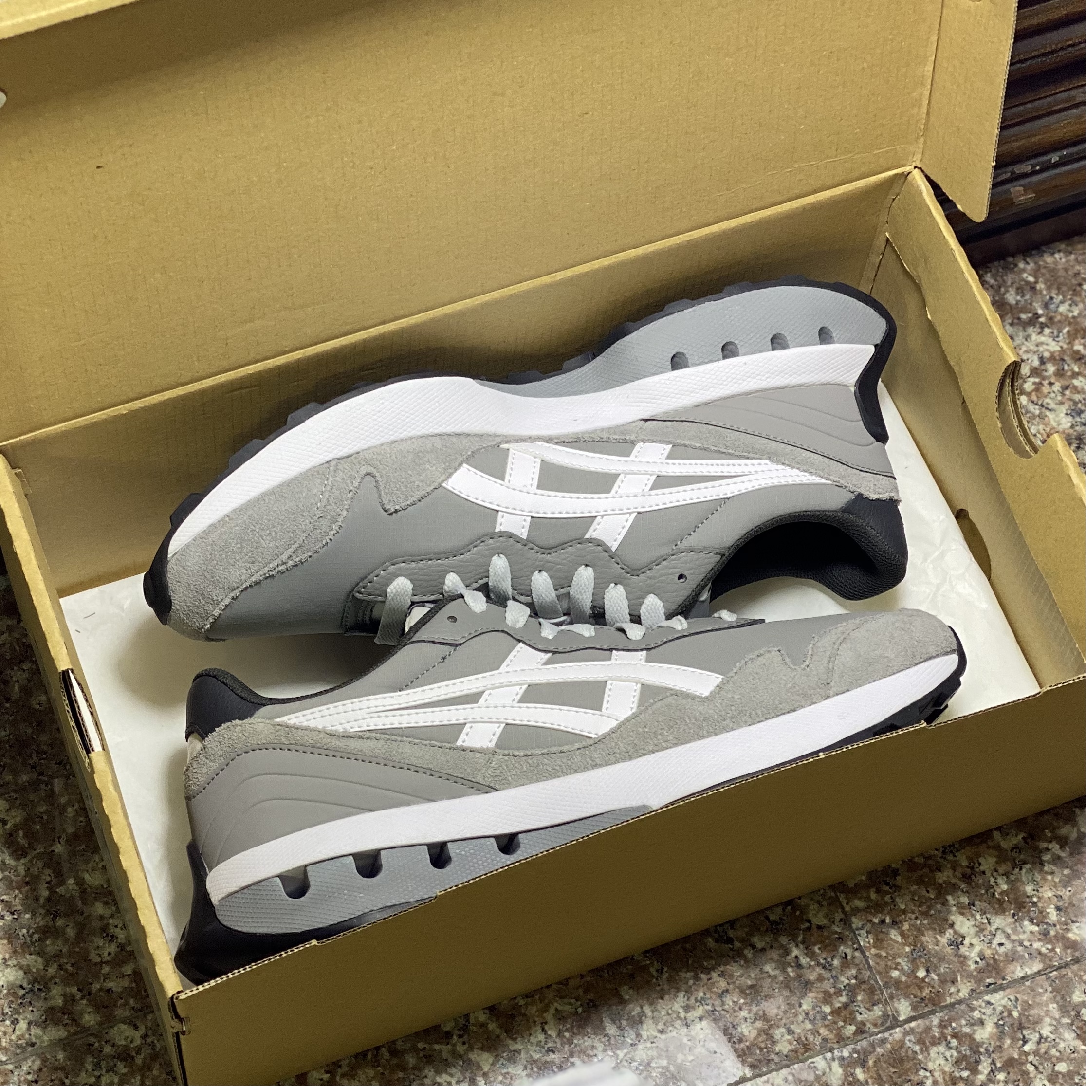 รองเท้า ASICS Jogger X81 ‘GREY’ (M10US)