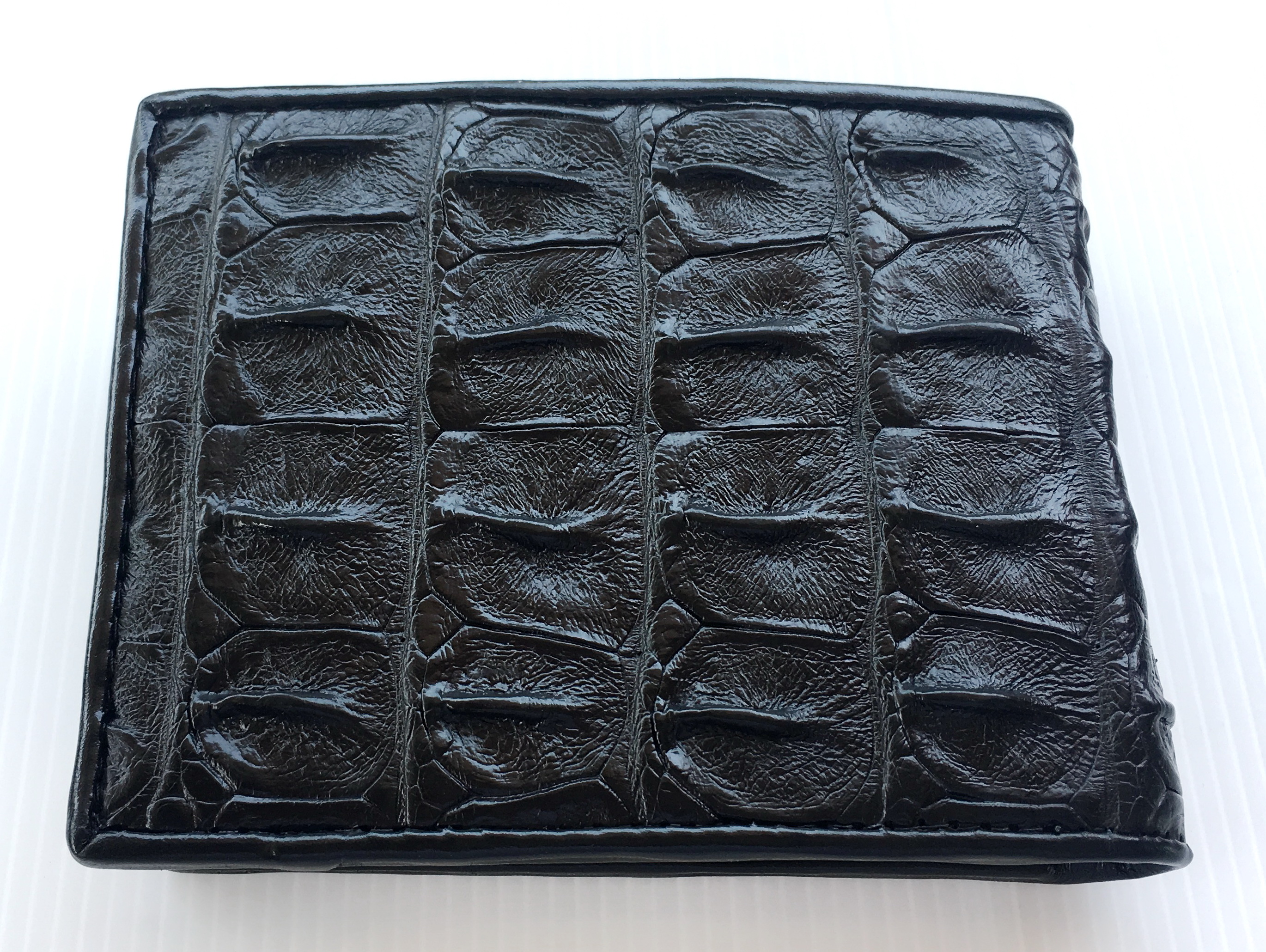 กระเป๋าสตางค์หนังจระเข้แท้ ส่วนกระดูก สีดำ