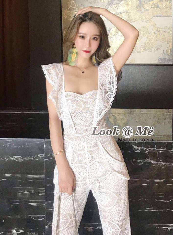 เดรสลูกไม้ฉลุลวดลายชัดสวยหรูมาในแบบเฉพาะ