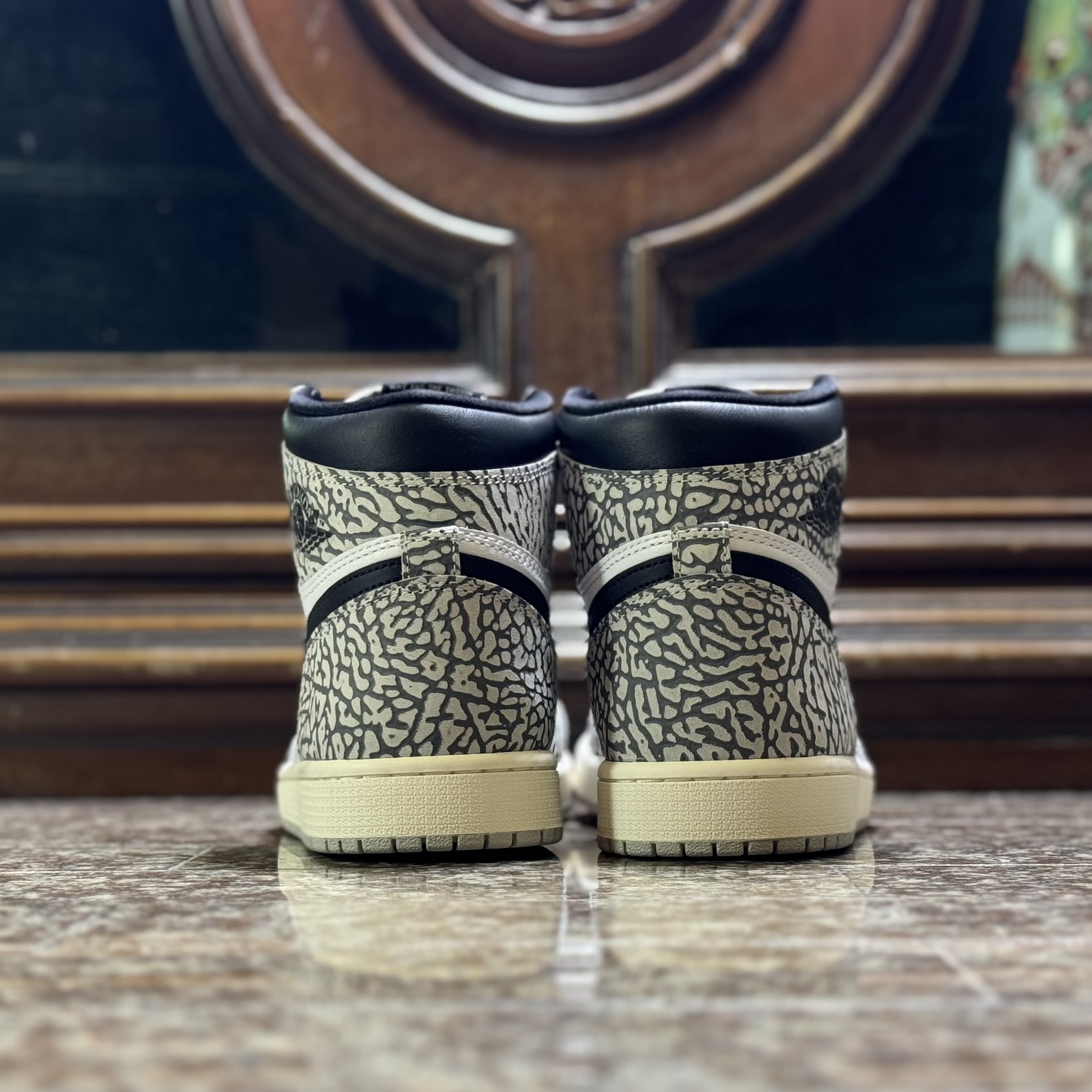 รองเท้า Nike Air Jordan 1 ‘White/Cement’ (M9US)