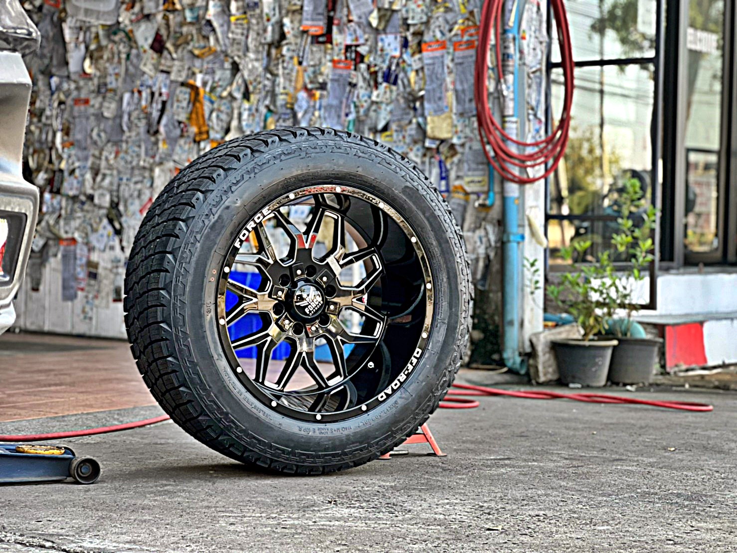 FORD EVEREST ทรงเมกา ล้อ FORCE ที่ STEP9