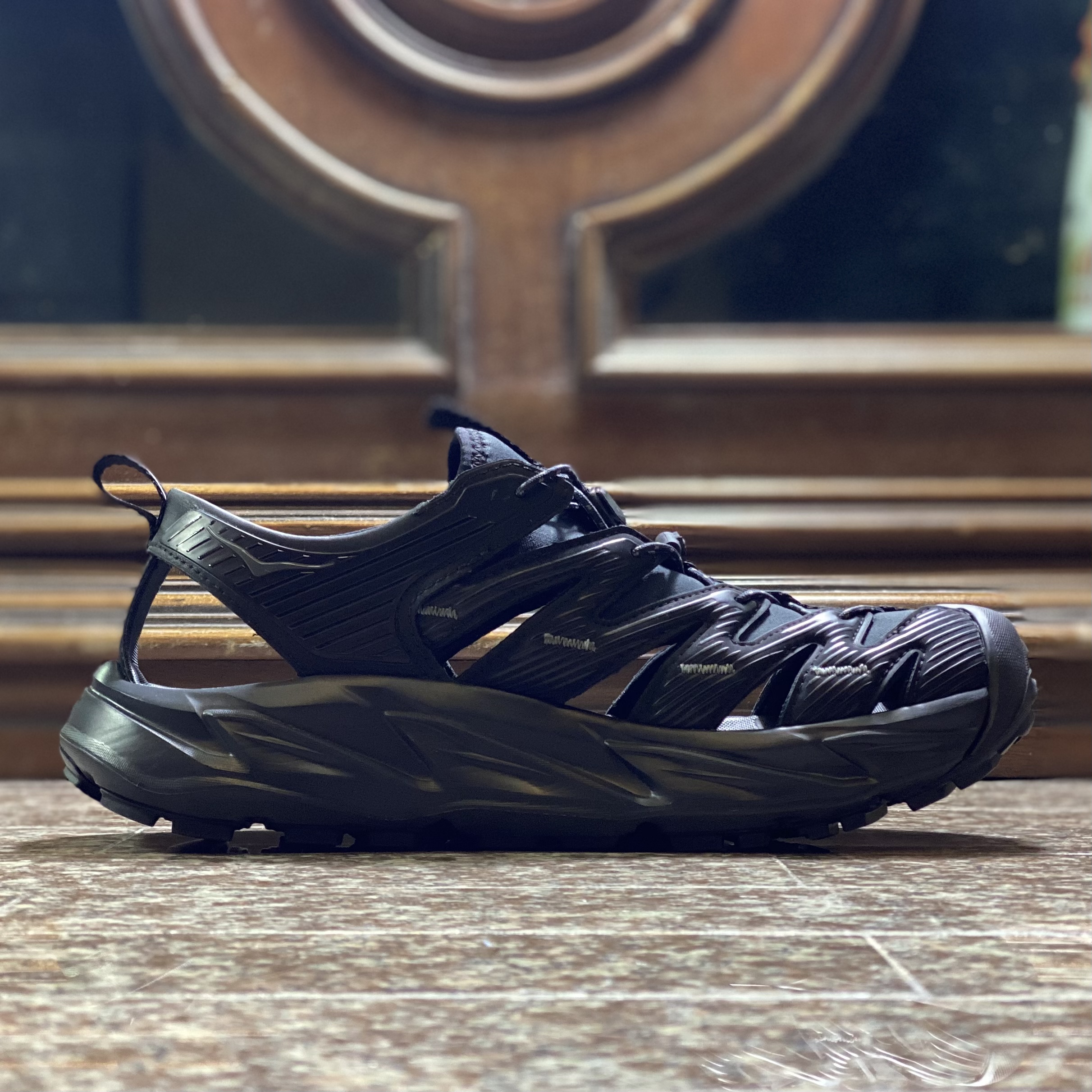 รองเท้า HOKA Hopara ‘TripleBlack‘ (W7.5/8US)
