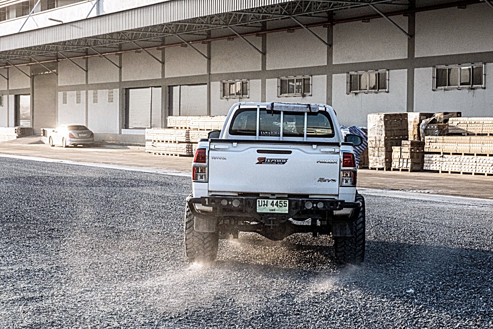 REVO หัวเดียว จองคิวจากแพร่ ทำทรงเมกาที่ STEP9