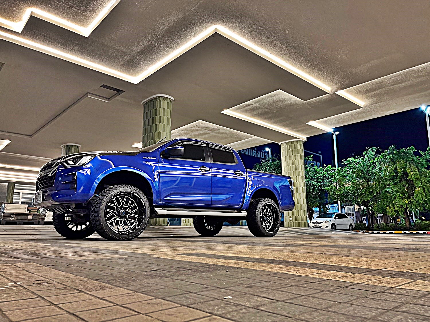 D-MAX ทรงเมกา ล้อ FORCE