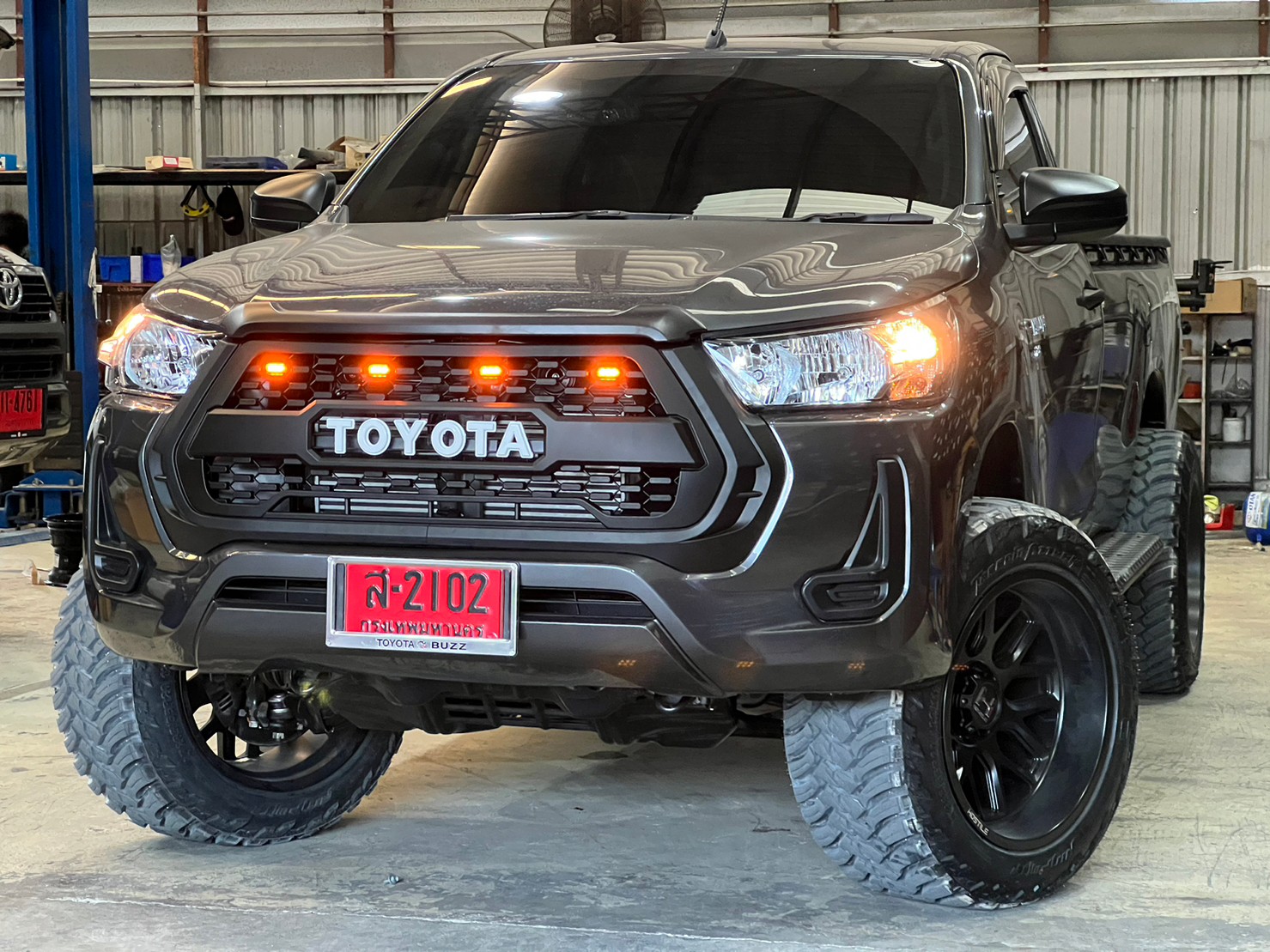 TOYOTA REVO หัวเดียว ทรงเมกา ที่ STEP9