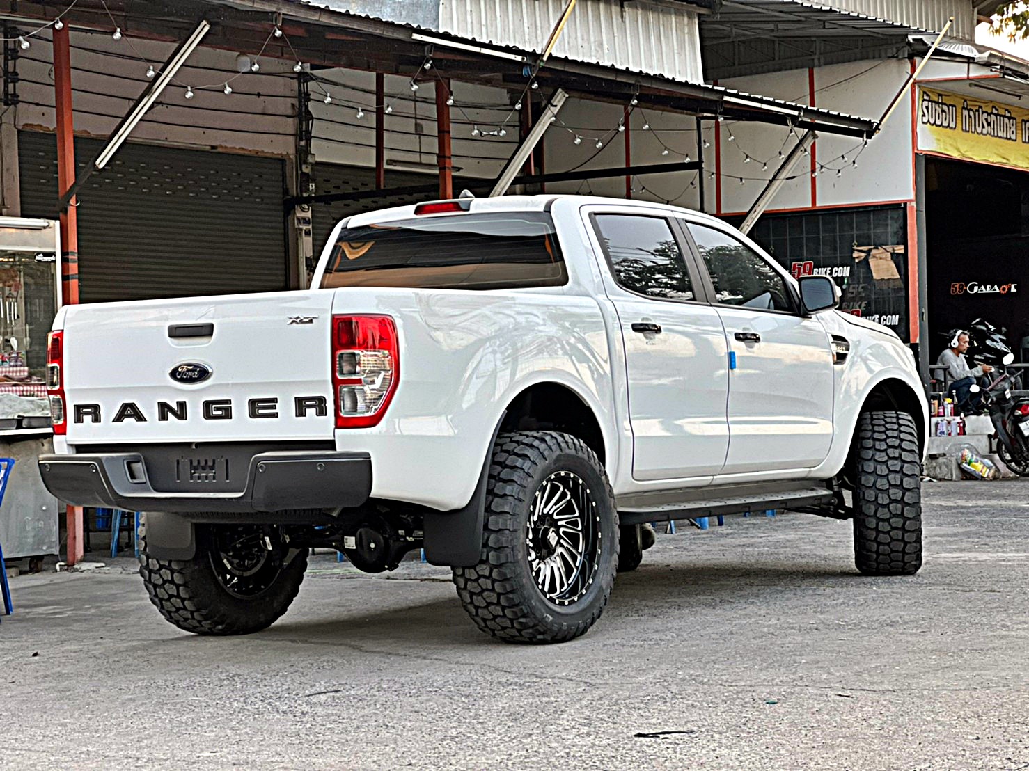 AMERICAN_WARRIOR FORD ทรงเมกา