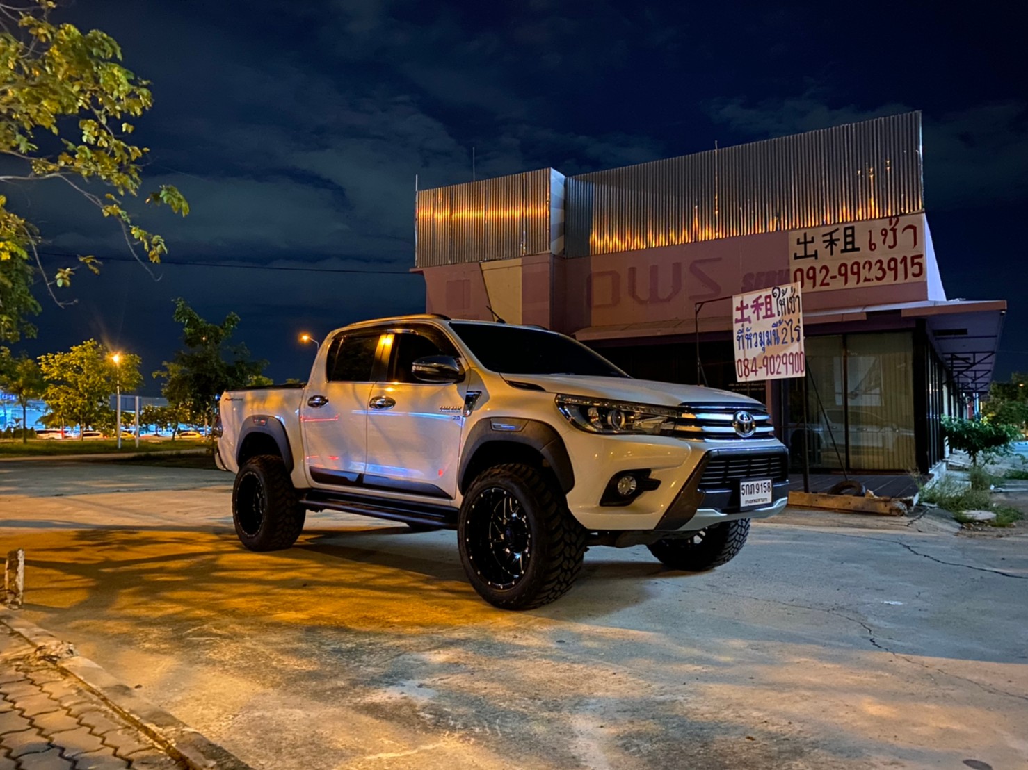 REVO จัดทรงเมกาที่ STEP9