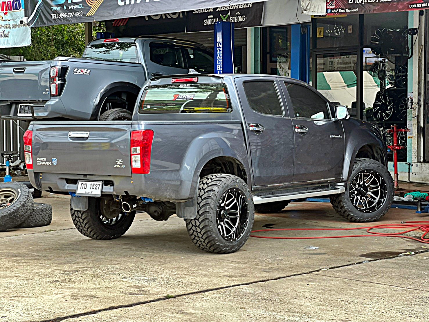 D_MAX_จองคิวมาจากจันทบุรี ทำทรงเมกาที่ STEP9