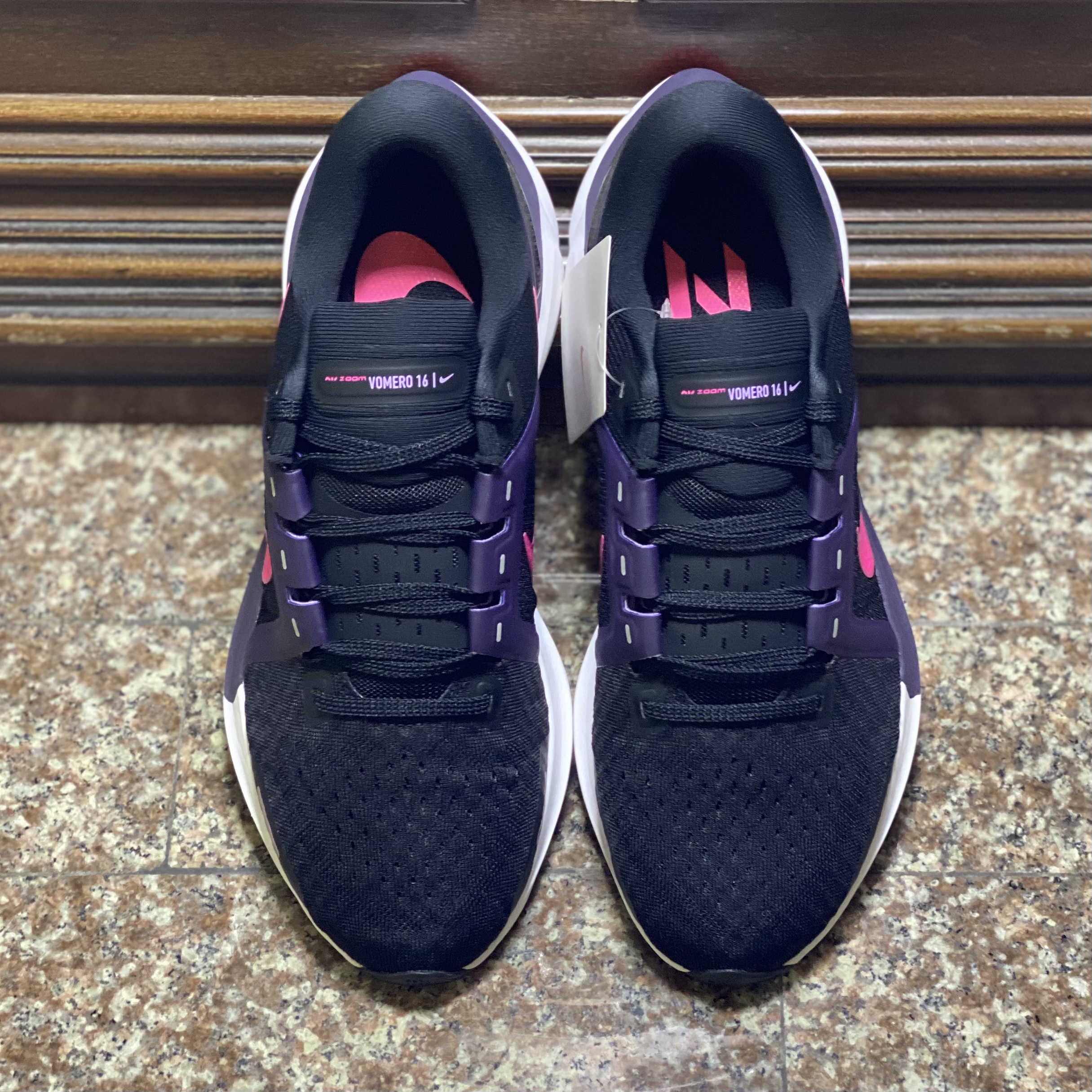 รองเท้าวิ่ง Nike Air ‘ZoomX’ Vomero 16 (W8US)