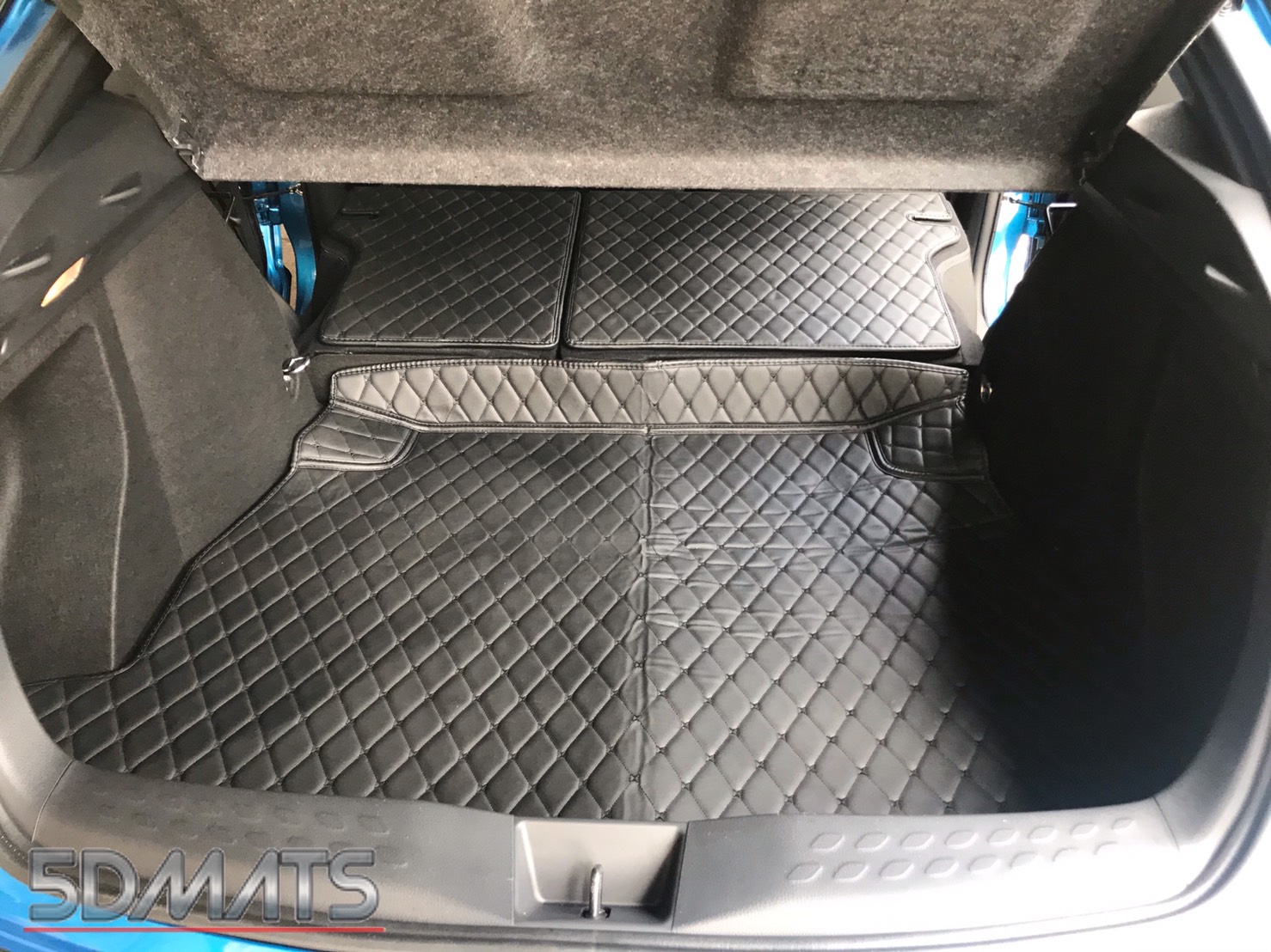 พรมปูพื้นรถยนต์ 7D TOYOTA CHR / CHR Hybrid พรม7D PLUS+ สีดำ เสริมใยดักฝุ่น เต็มคัน