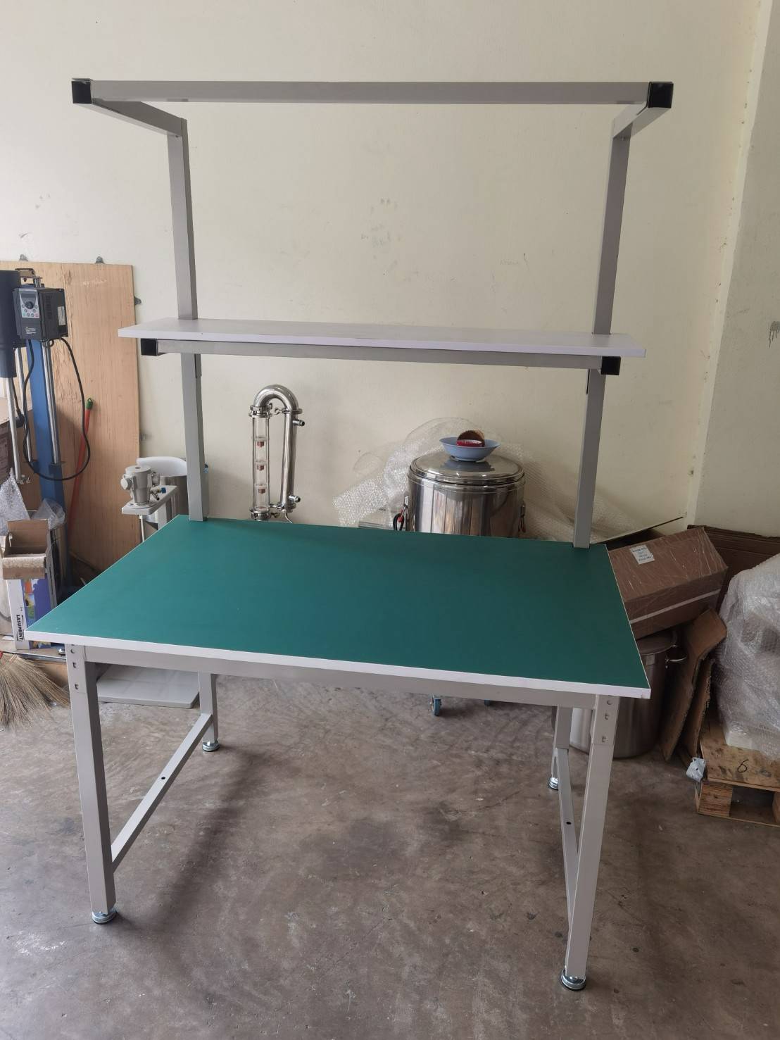 โต๊ะทำงานกันไฟฟ้าสถิต สำหรับโรงงานอิเล็กทรอนิกส์ โต๊ะปฏิบัติงาน รุ่น LYF