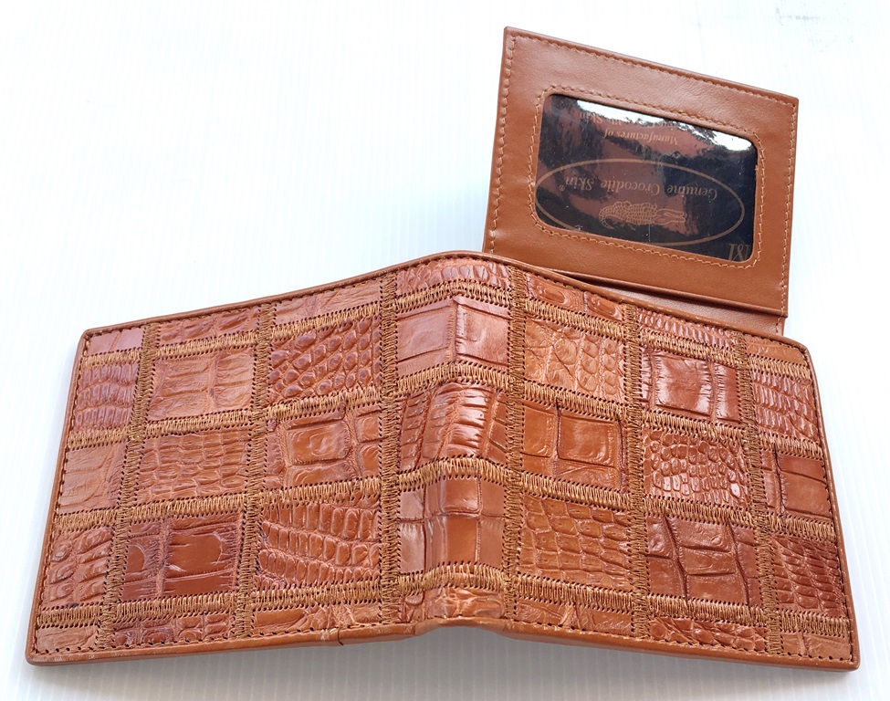 กระเป๋าสตางค์หนังจระเข้แท้ หนังปะ สีน้ำตาลแทน