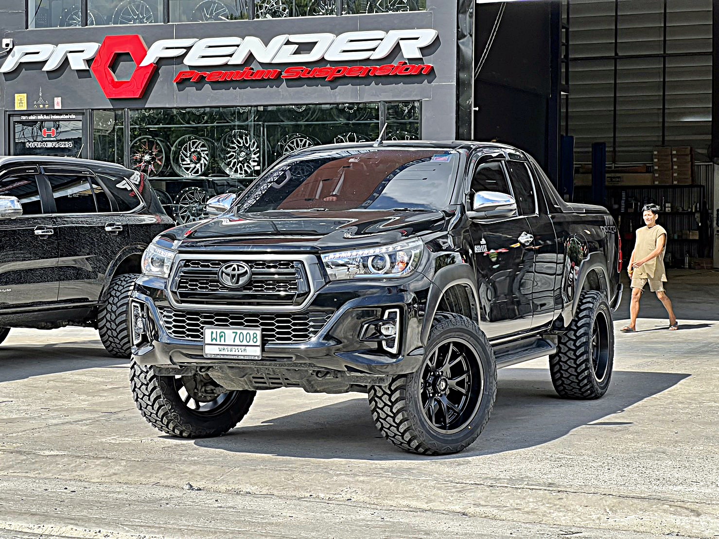 Rocco จองคิวมาจากนครสวรรค์ ทำทรงเมกาที่ STEP9