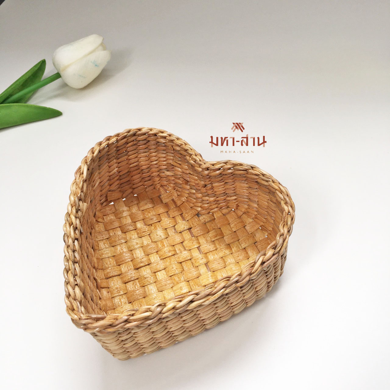 กล่องกระจูดหัวใจ ขนาดกว้าง4.5นิ้ว สูง2นิ้ว 🧡✨