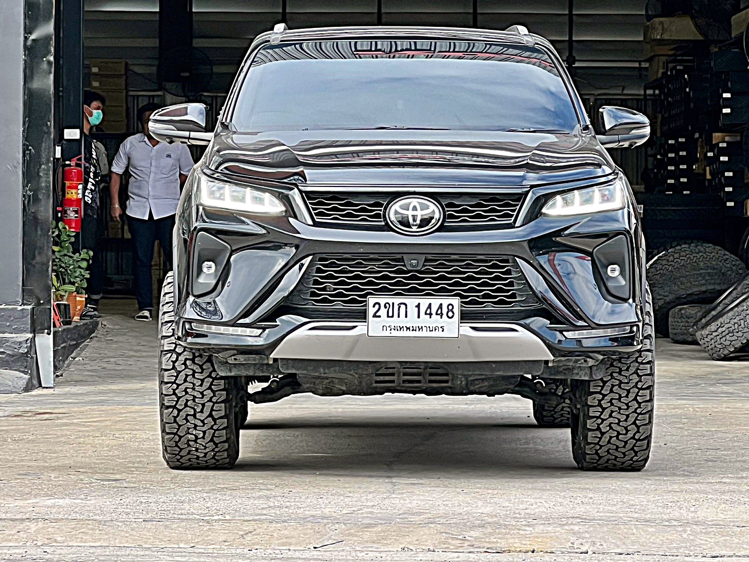TOYOTA FORTUNER LEGENDER แต่งทรงเมกาที่ STEP9