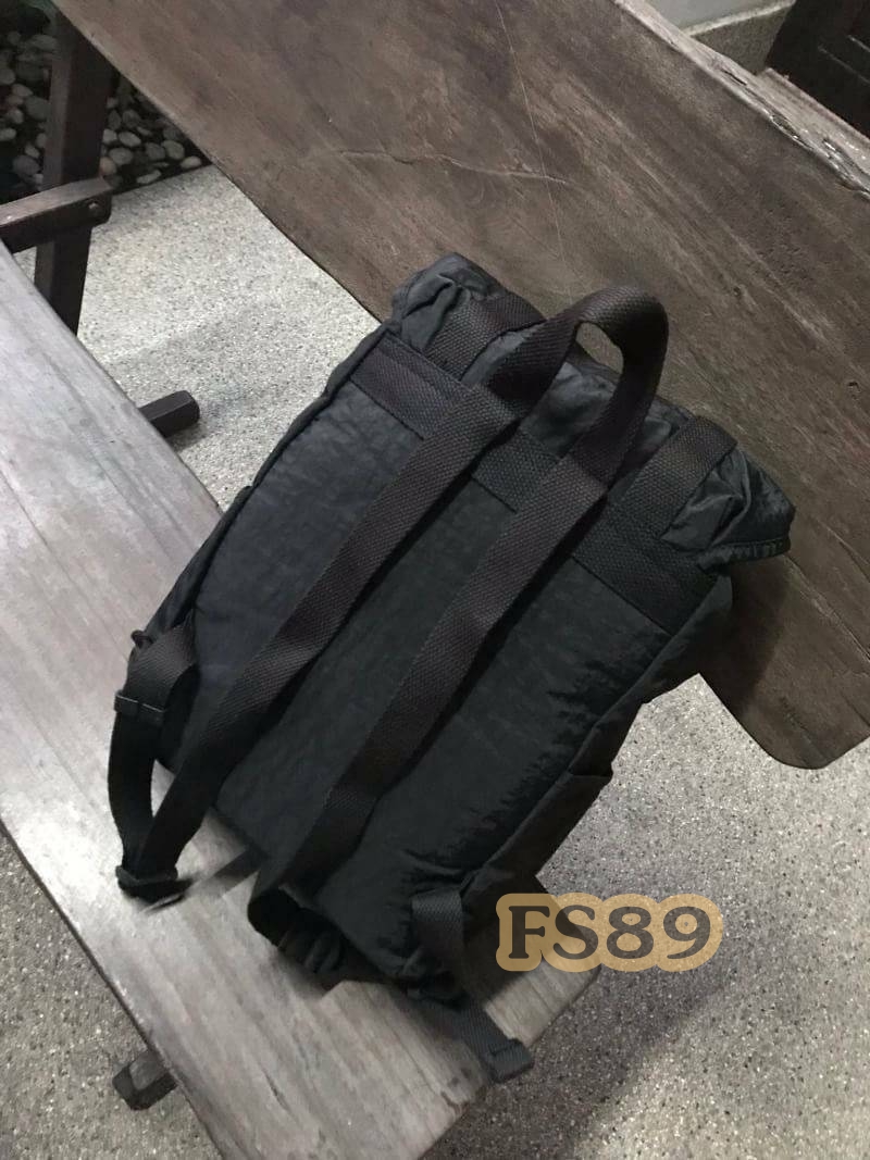 กระเป๋าเป้ขนาดกลาง