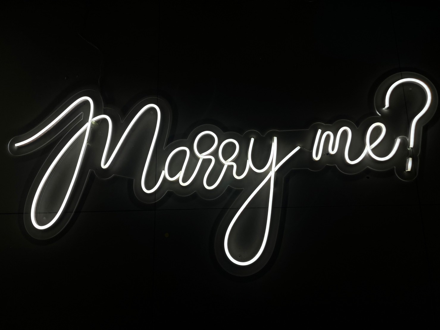 ป้ายไฟ Marry me? / เช่าป้ายไฟขอแต่งงาน / Led Light Marry Me?