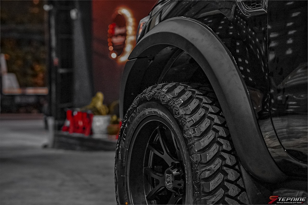 FORD EVEREST จองคิวมาจากเพชรบุรี แต่งทรงเมกาที่ STEP9