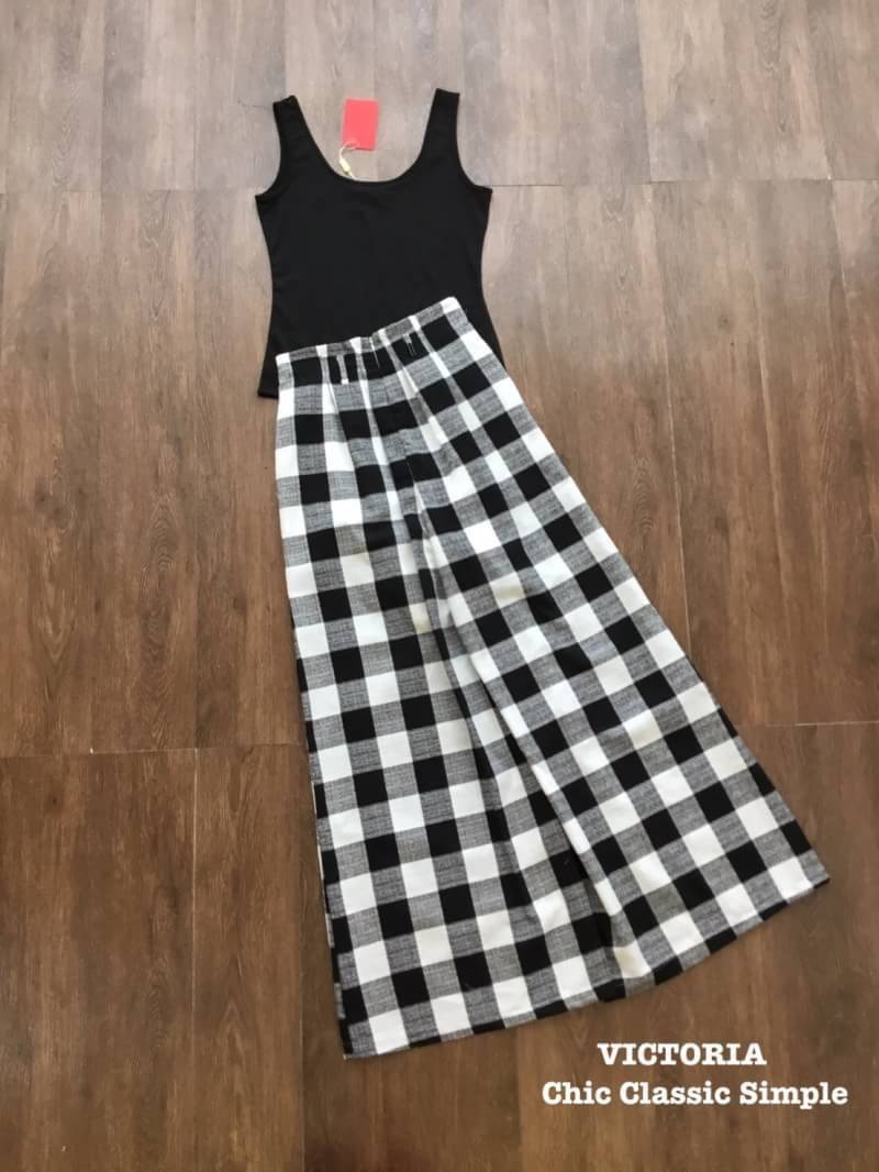 set 2 ชิ้น เสื้อแขนกุดสีดำ กับ กางเกงขายาวเอวสูง