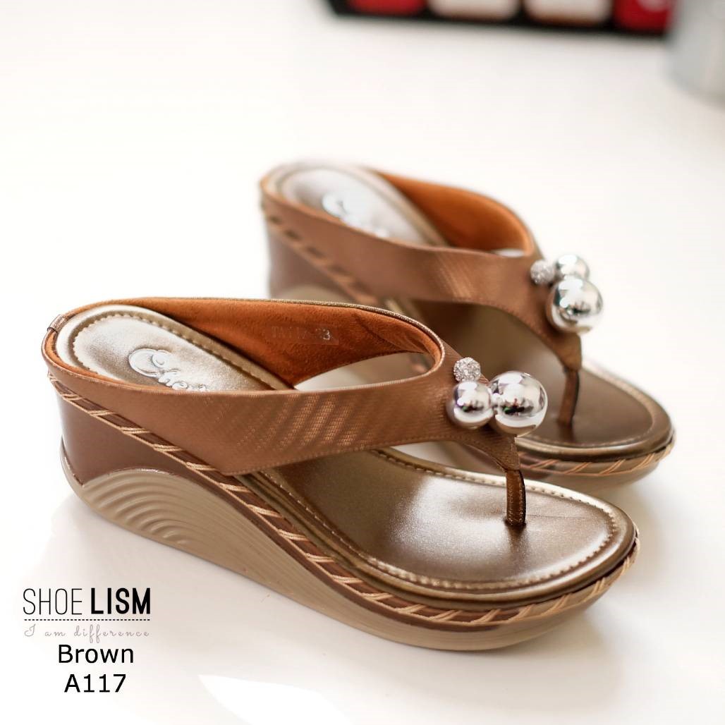 รองเท้าหูคีบ แต่งมุก