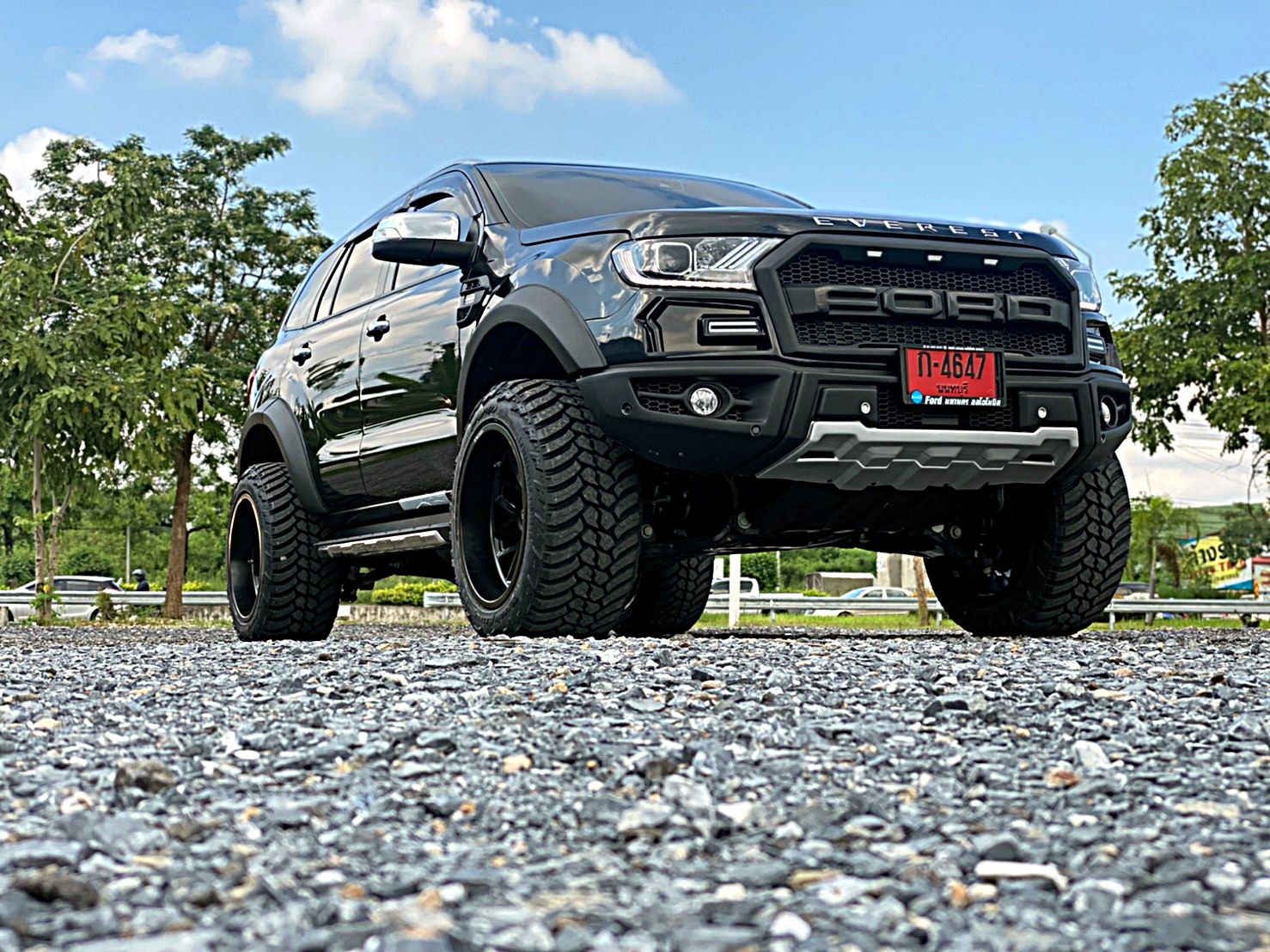 FORD EVEREST ทรงเมกา ล้อ HOSTILE H120 โคตรหล่อ