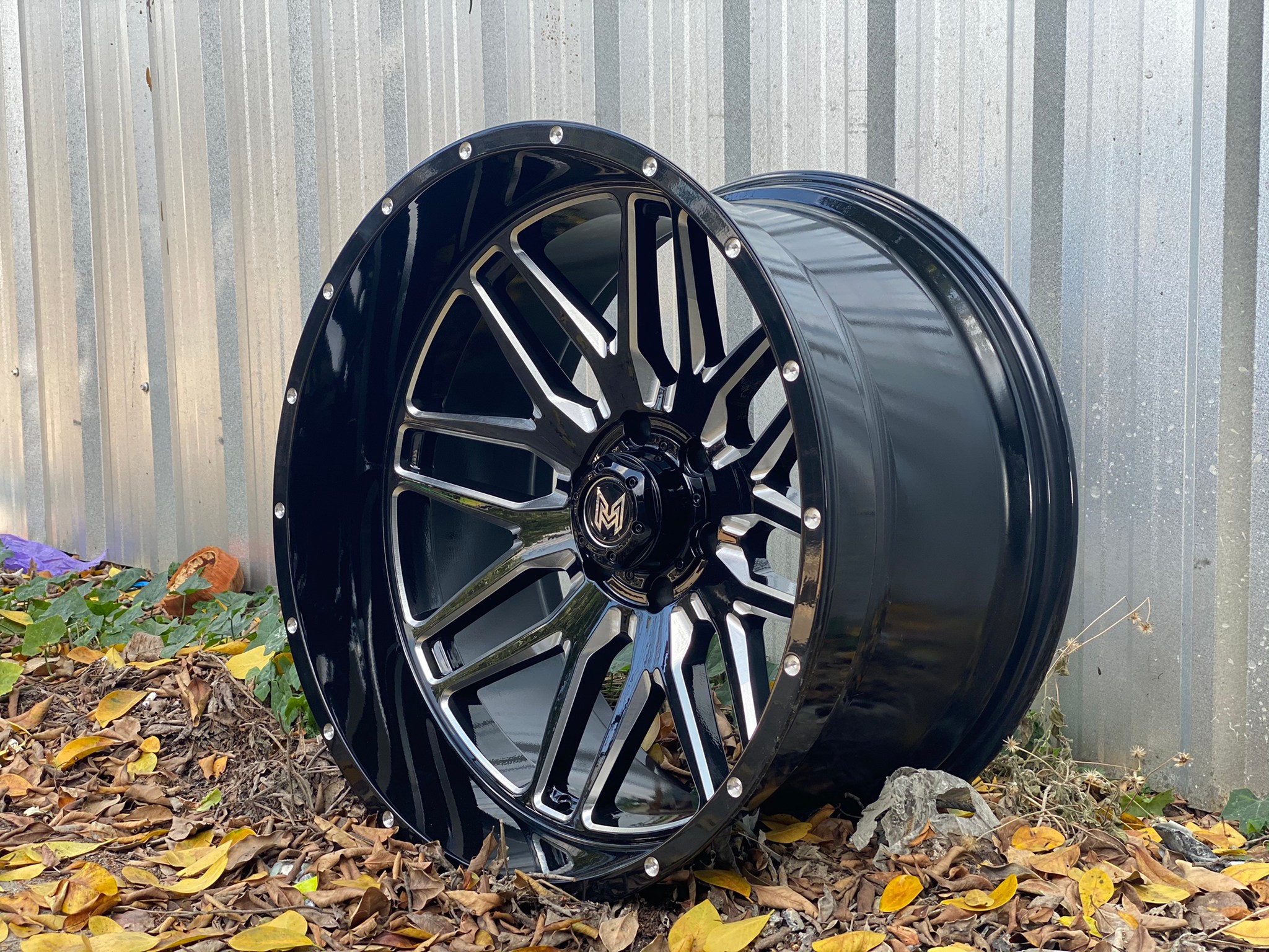 MAGNETIC 22x12 ET-44 CROSSWIND MT 33/12.5R22