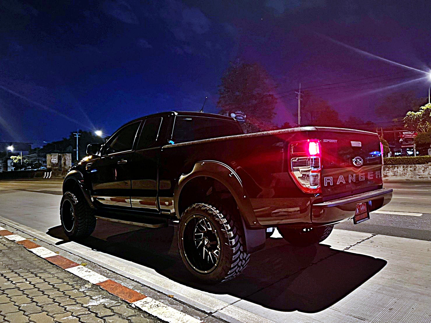 FORD ทรงเมกา ล้อ ATLAS LP105 ขอบ20