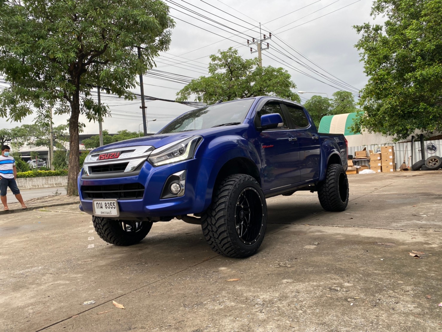 D-MAX มาจากสุพรรณบุรี จัดทรงเมกาที่ STEP9