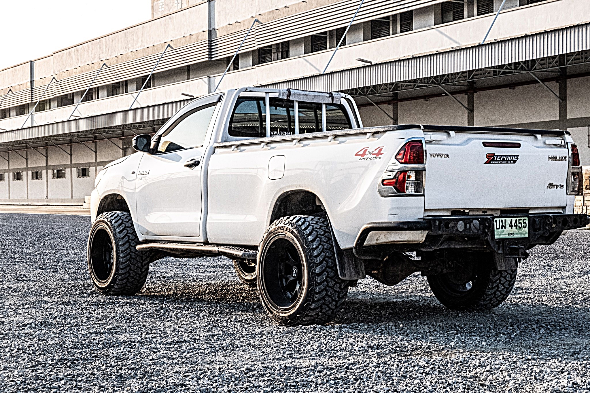 REVO หัวเดียว จองคิวจากแพร่ ทำทรงเมกาที่ STEP9