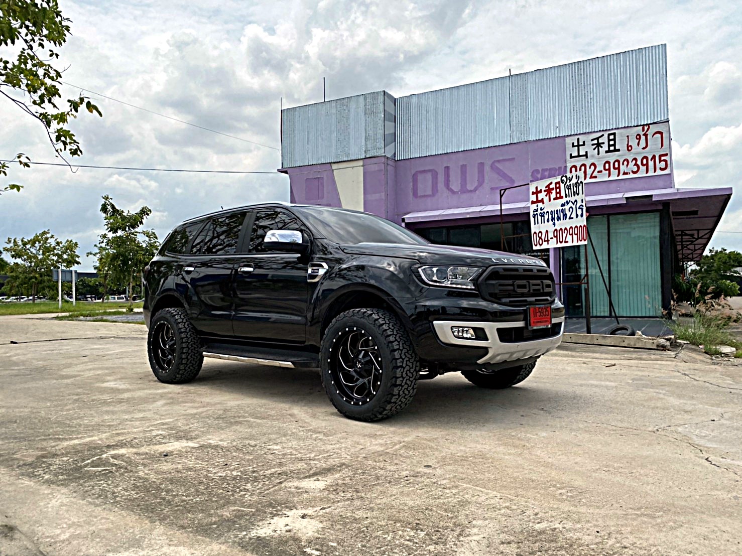 FORD EVEREST ป้ายแดงจัดล้อ20 แบบไม่ยก