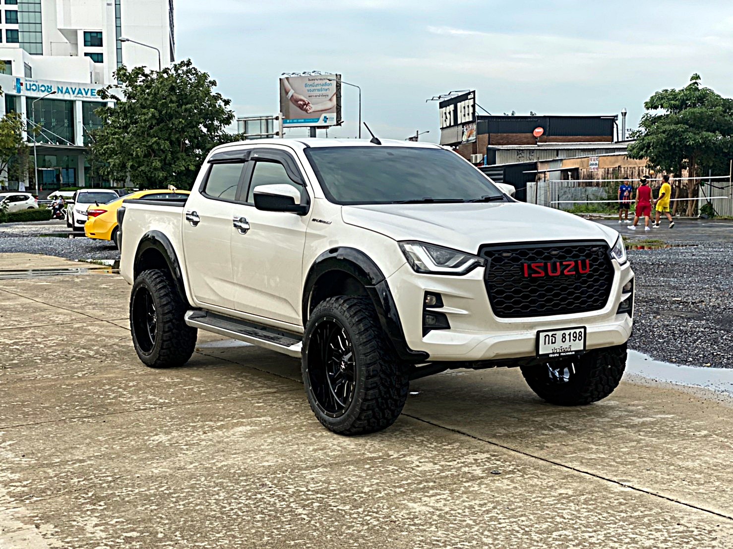 D-MAX ทรงเมกา มาไกลจากปราจีนบุรี