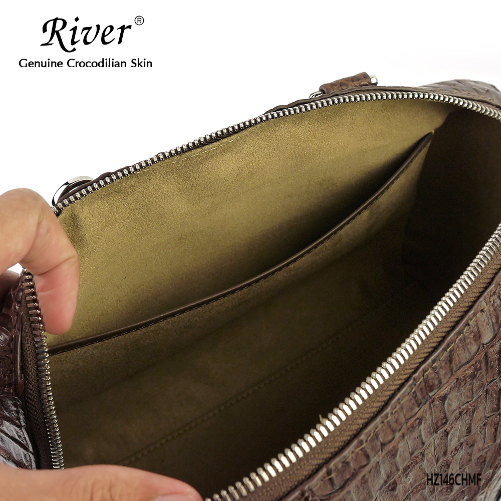 กระเป๋าถือ หนังจระเข้แท้ ส่วนโหนก สีน้ำตาล ทรงสปีดี้