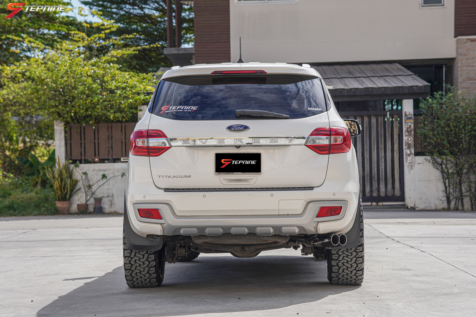 FORD EVEREST