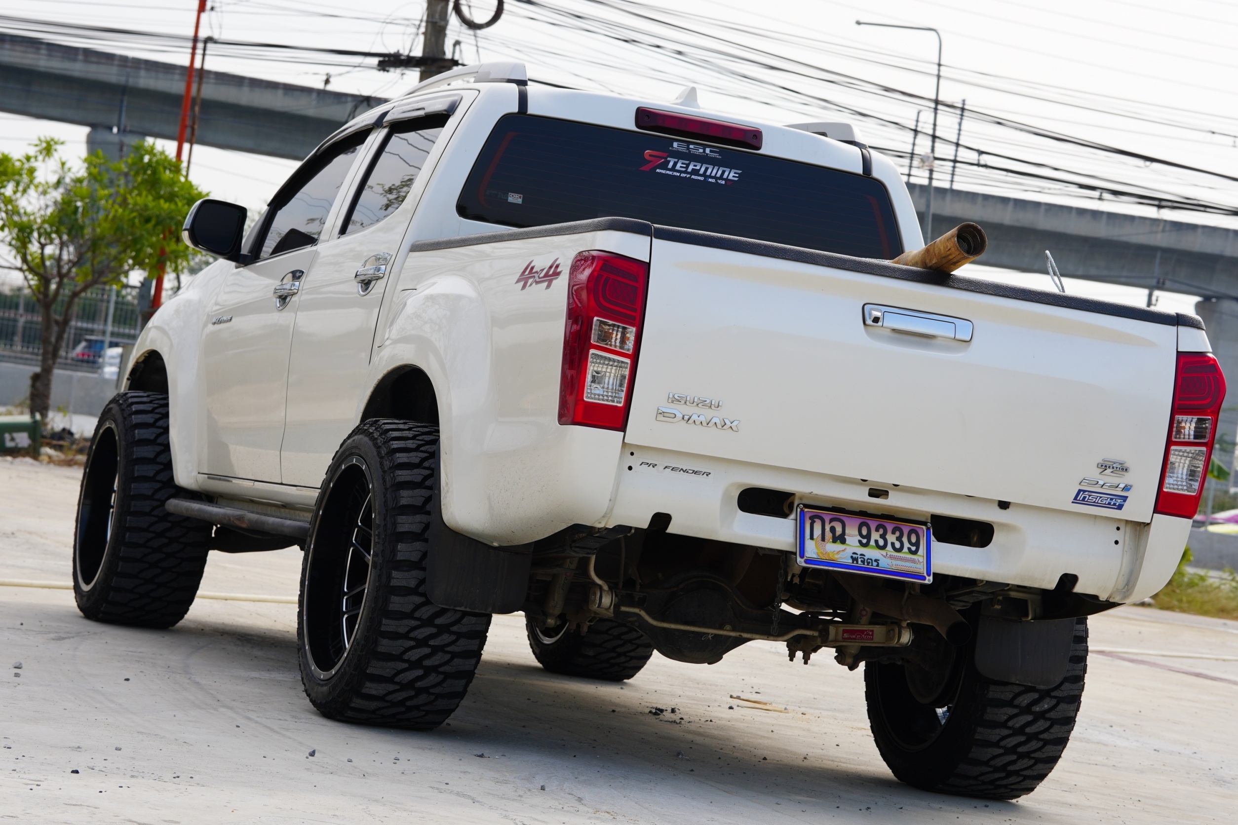 ชุดเเต่ง ISUZU D-MAX V-CROSS 4X4