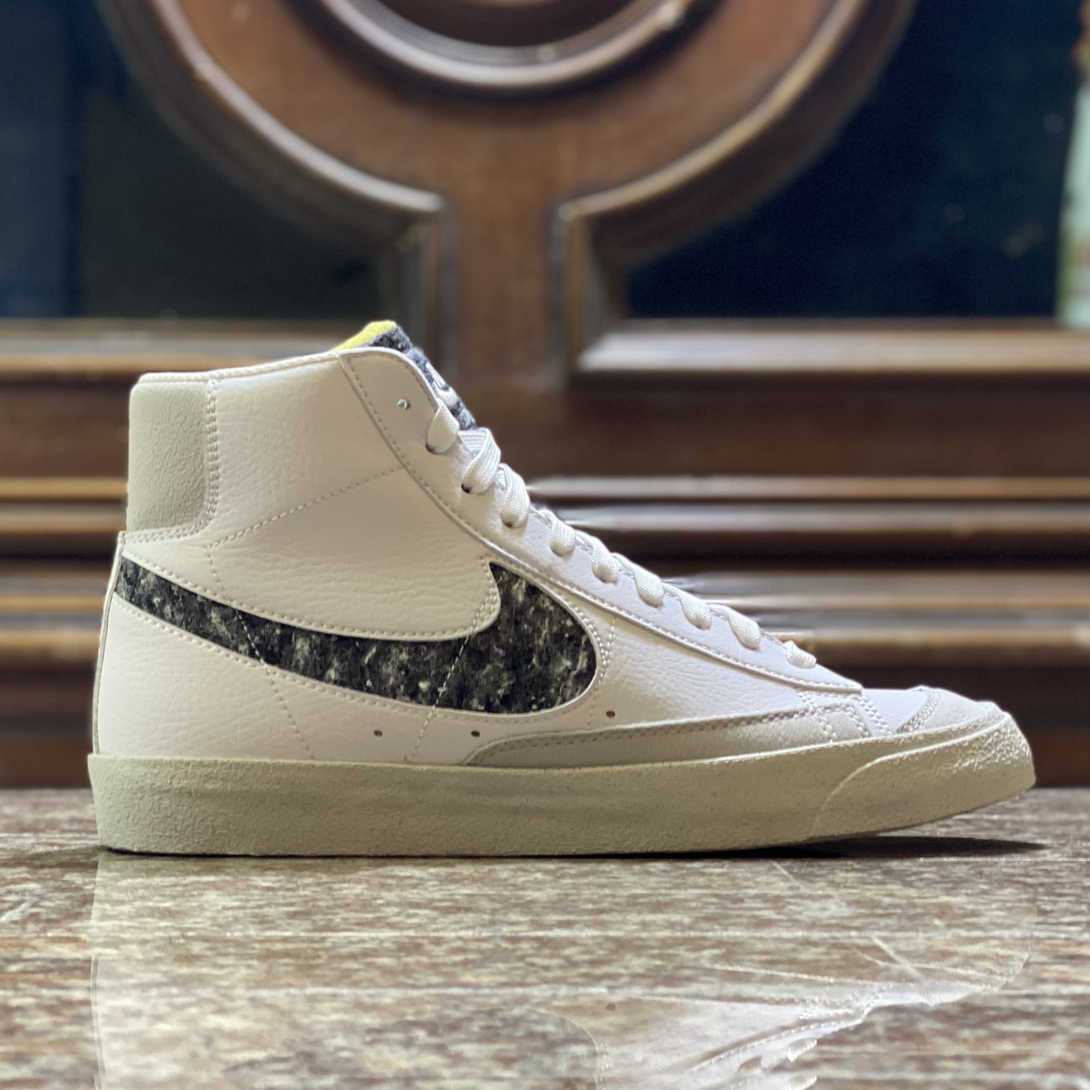 รองเท้า Nike Blazer 77 Mid ‘Vintage’ (M9US)