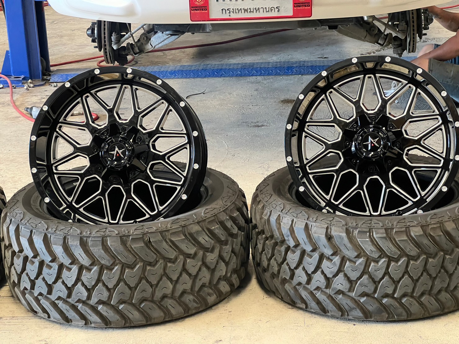 D-MAX แต่งทรงเมกาที่ STEP9