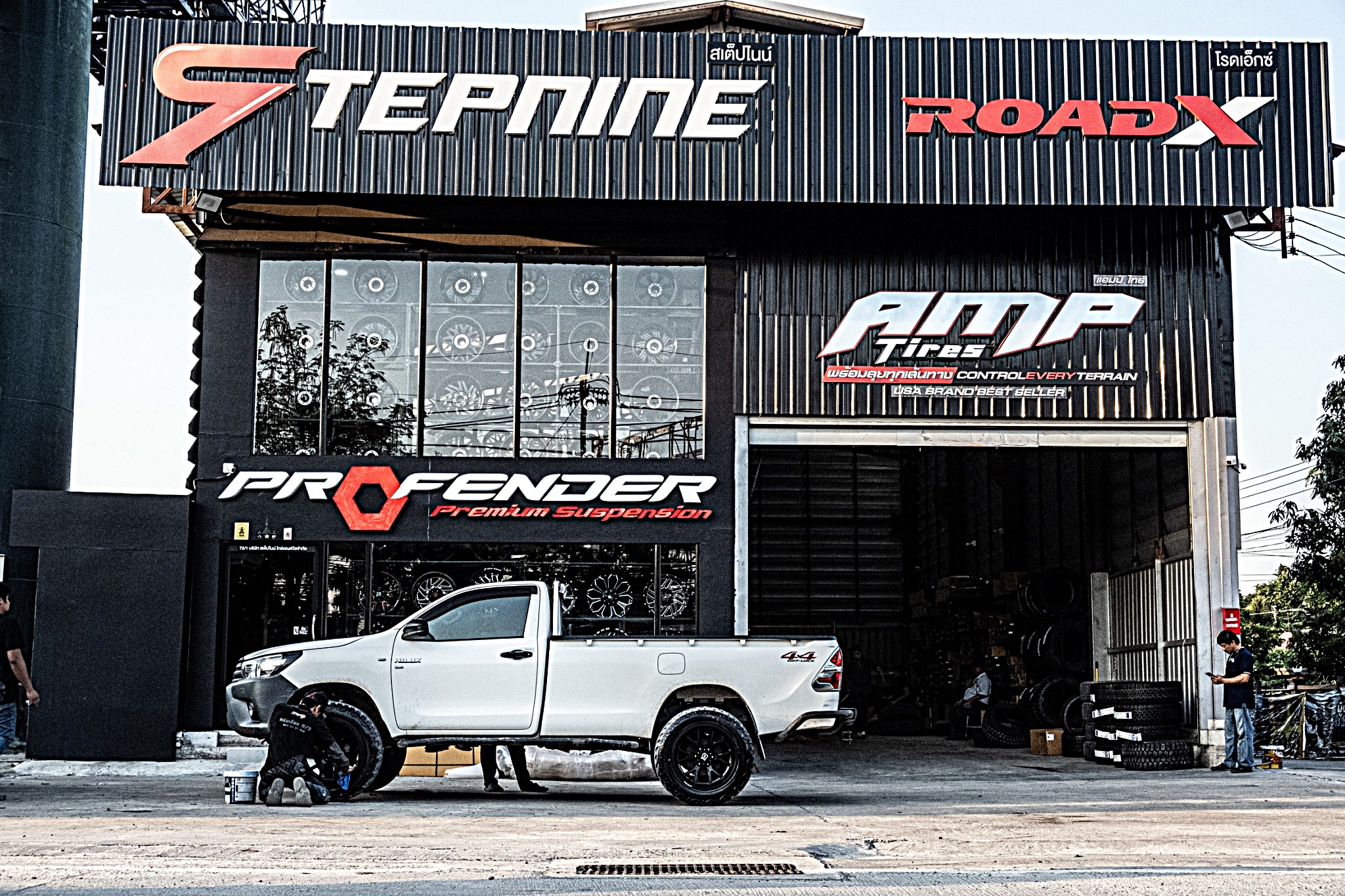 REVO หัวเดียว จองคิวจากแพร่ ทำทรงเมกาที่ STEP9